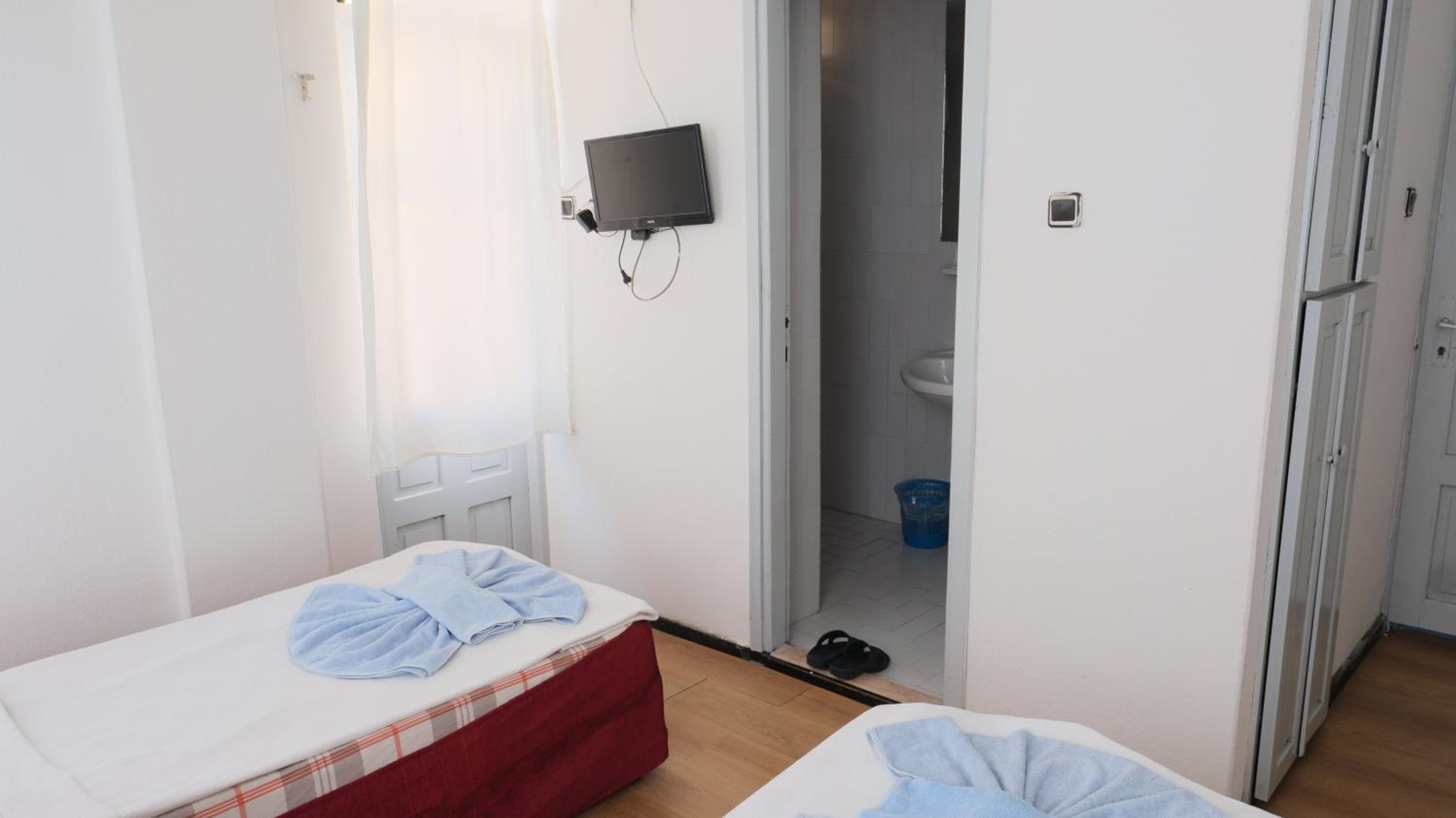 Double Room - Photo 4