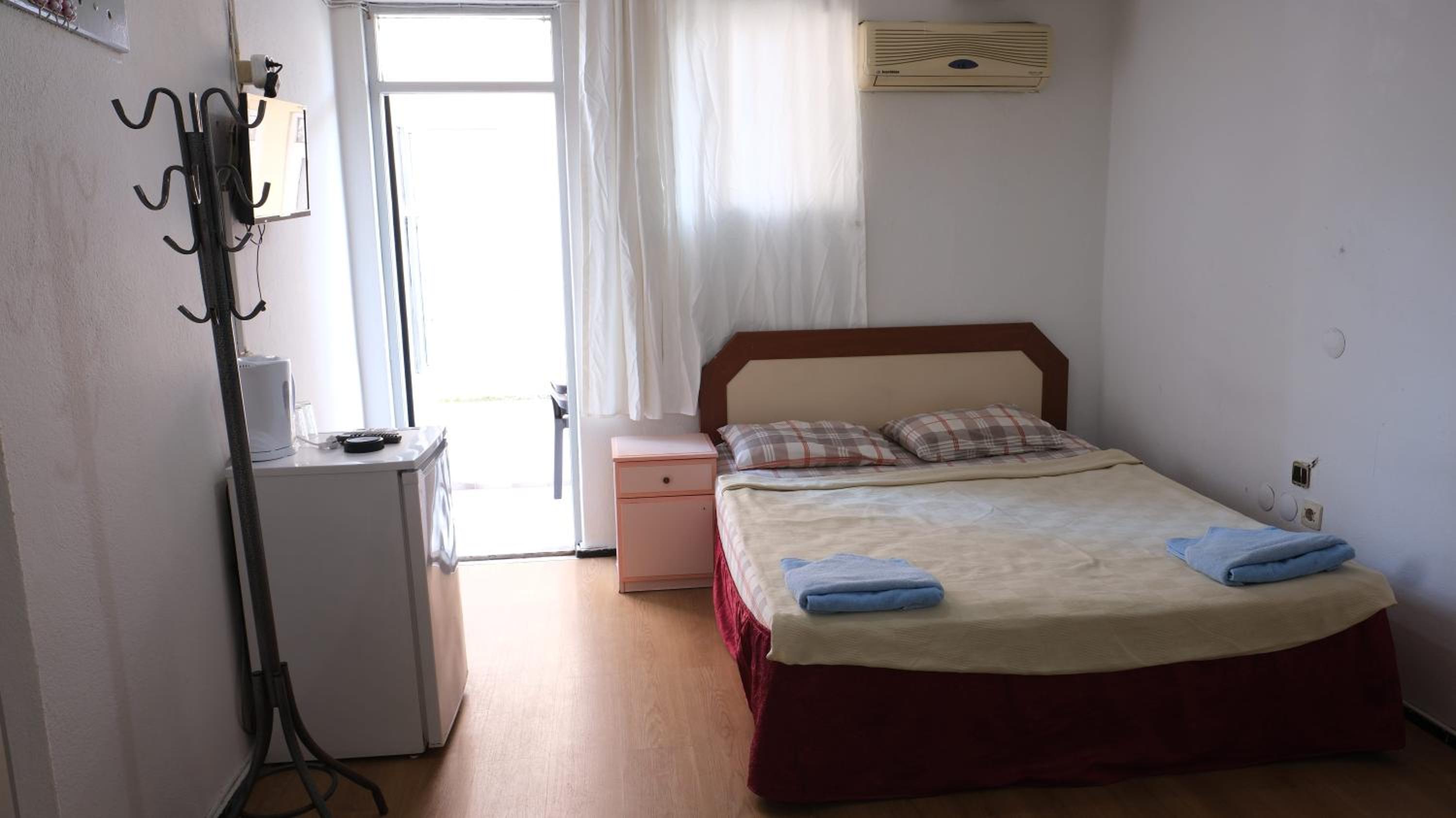 Double Room - Photo 5