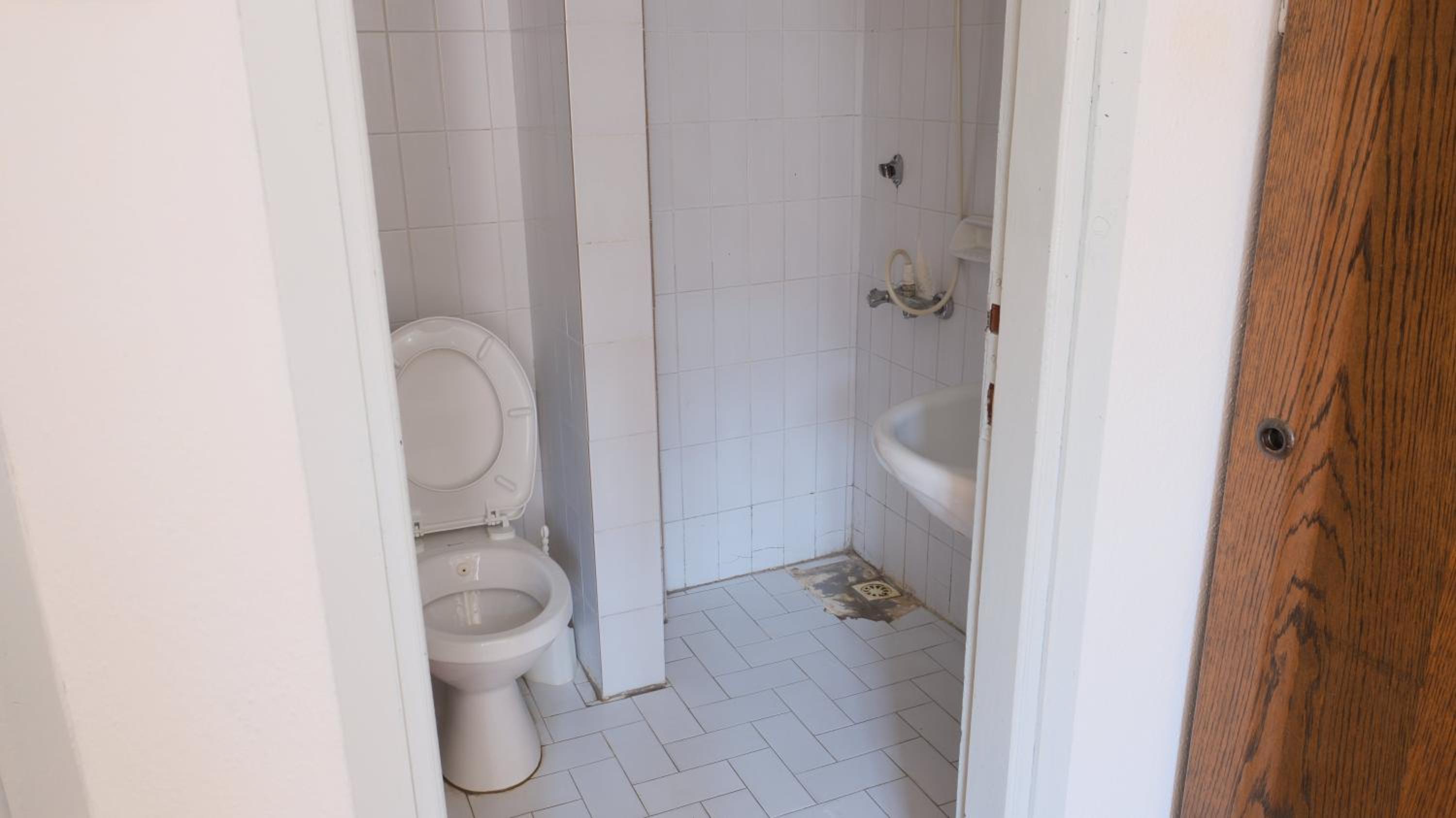 Double Room - Photo 7