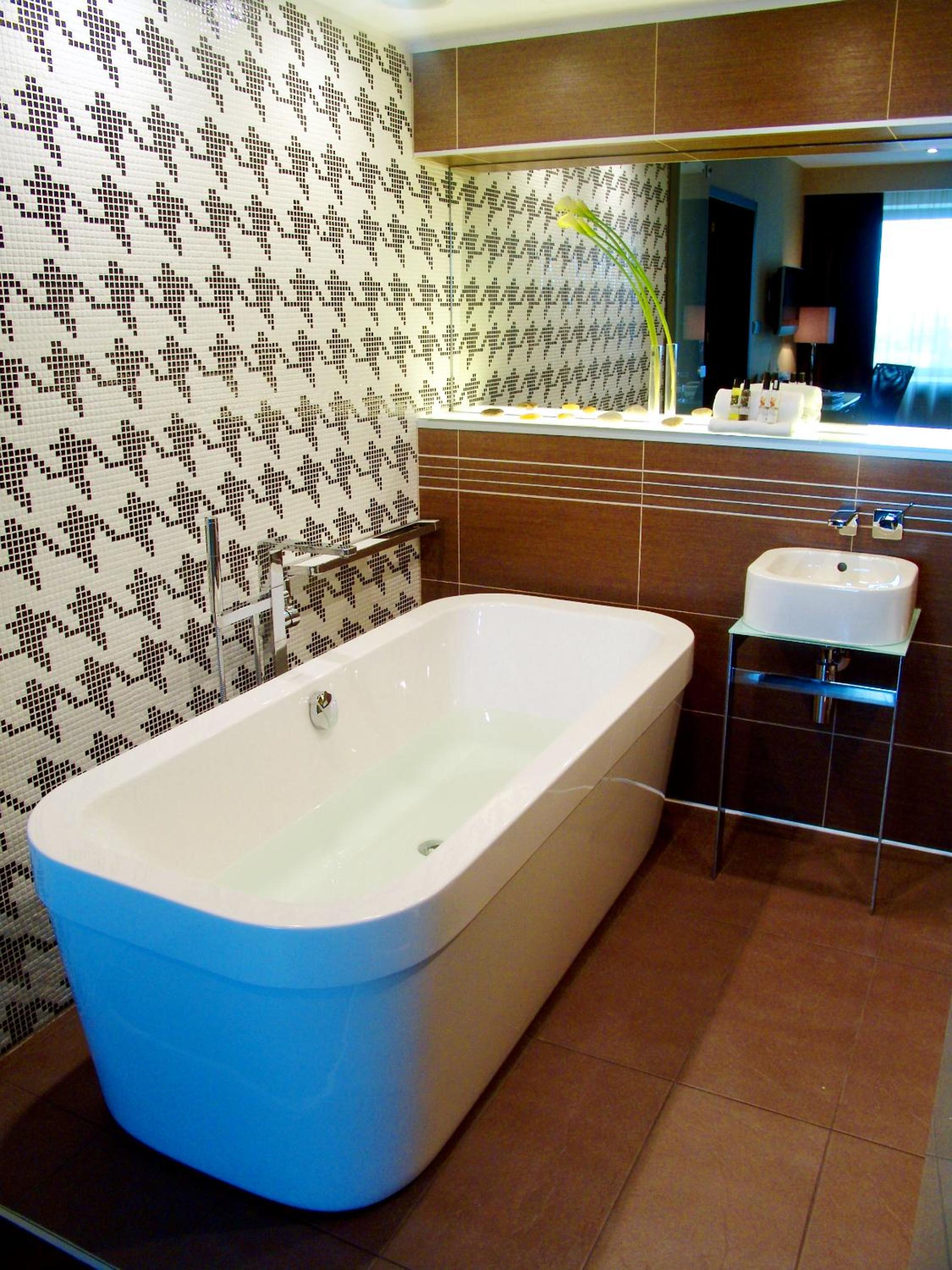 Superior Suite - Photo 7