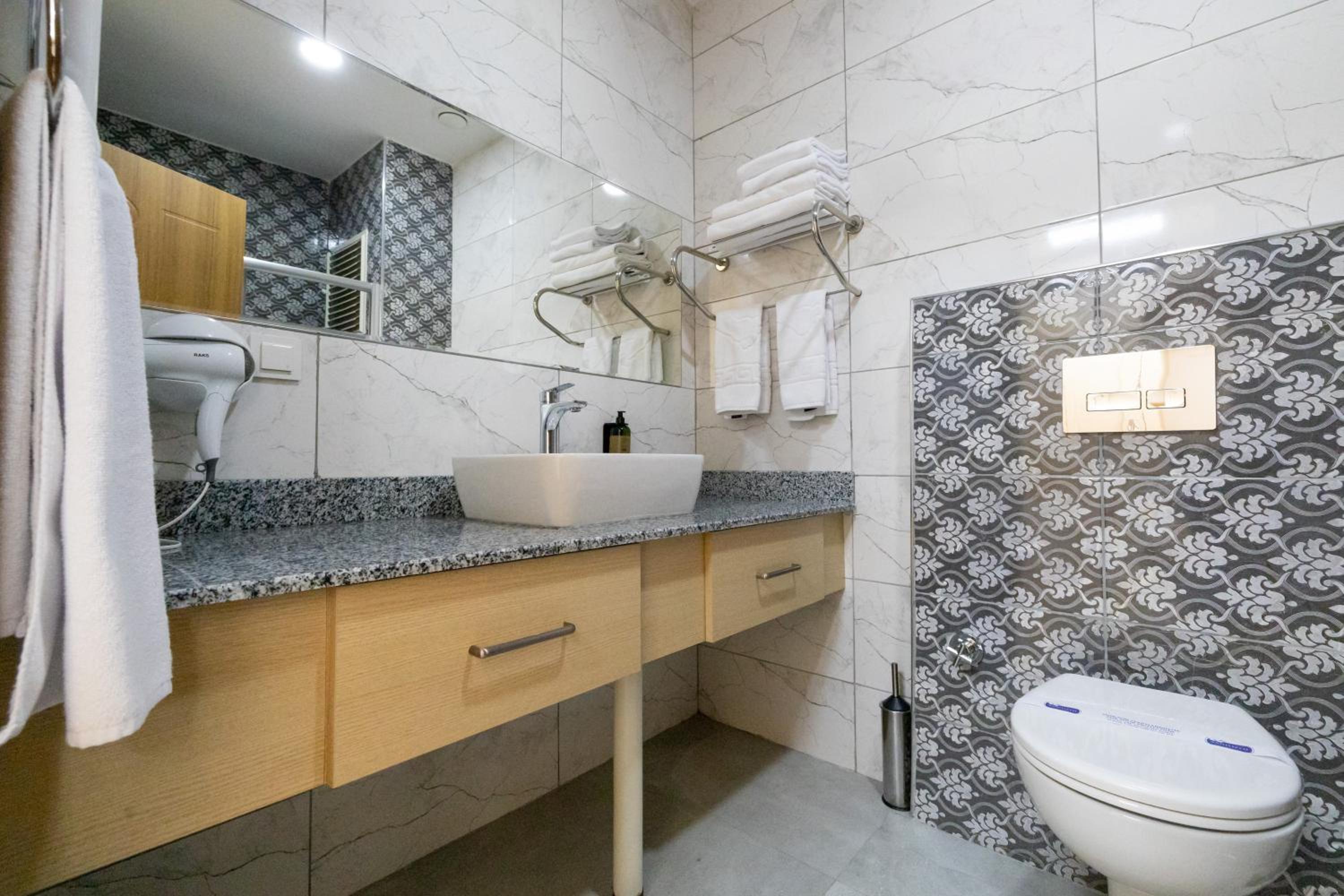 Standard Twin Room with Sea View photo 1