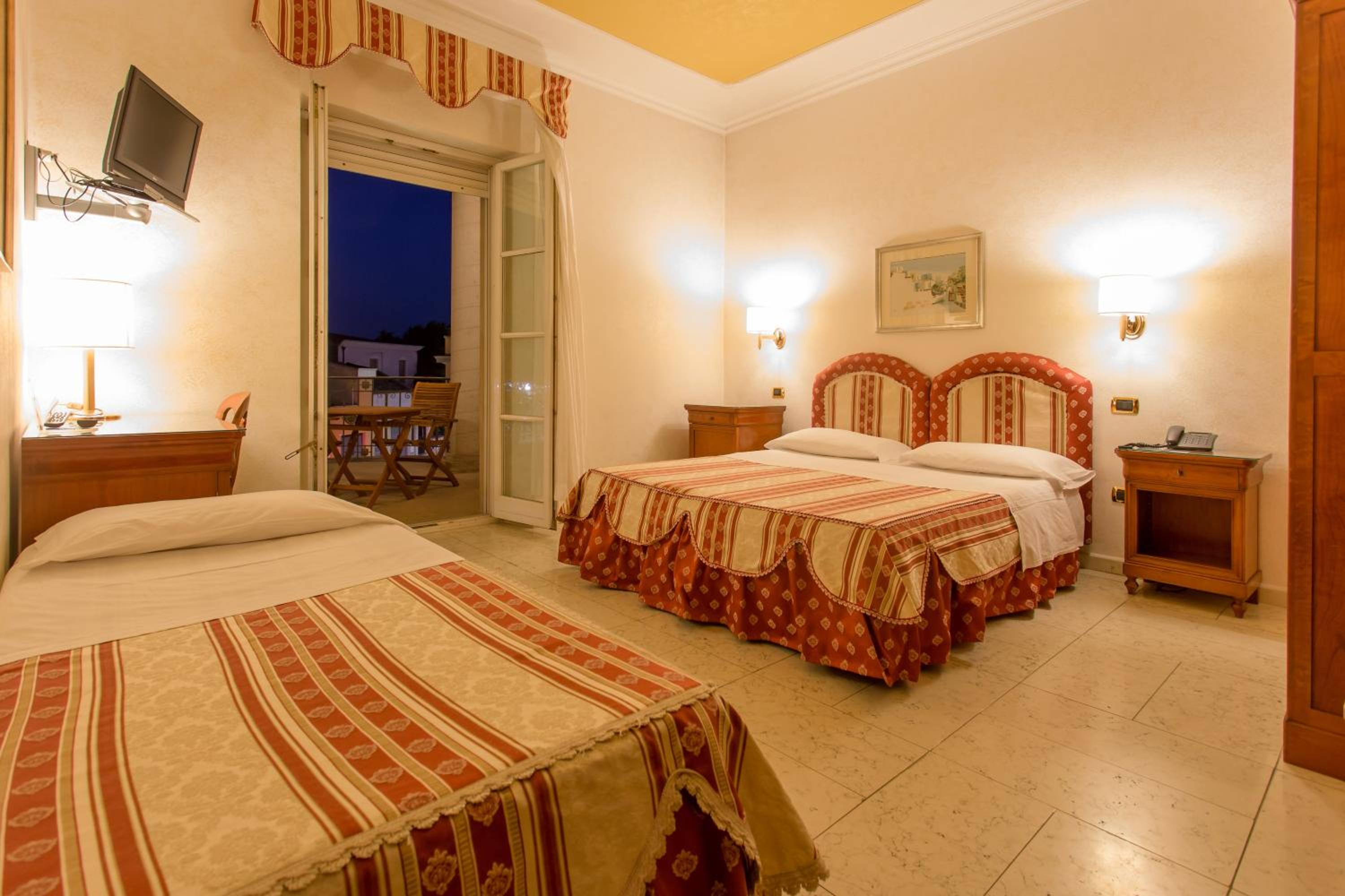Triple Room - Photo 1