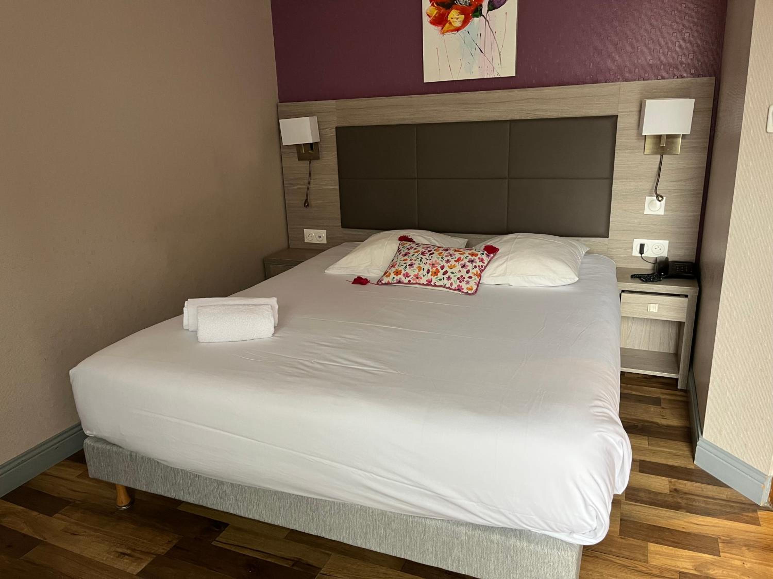 Standard Double Room photo 3