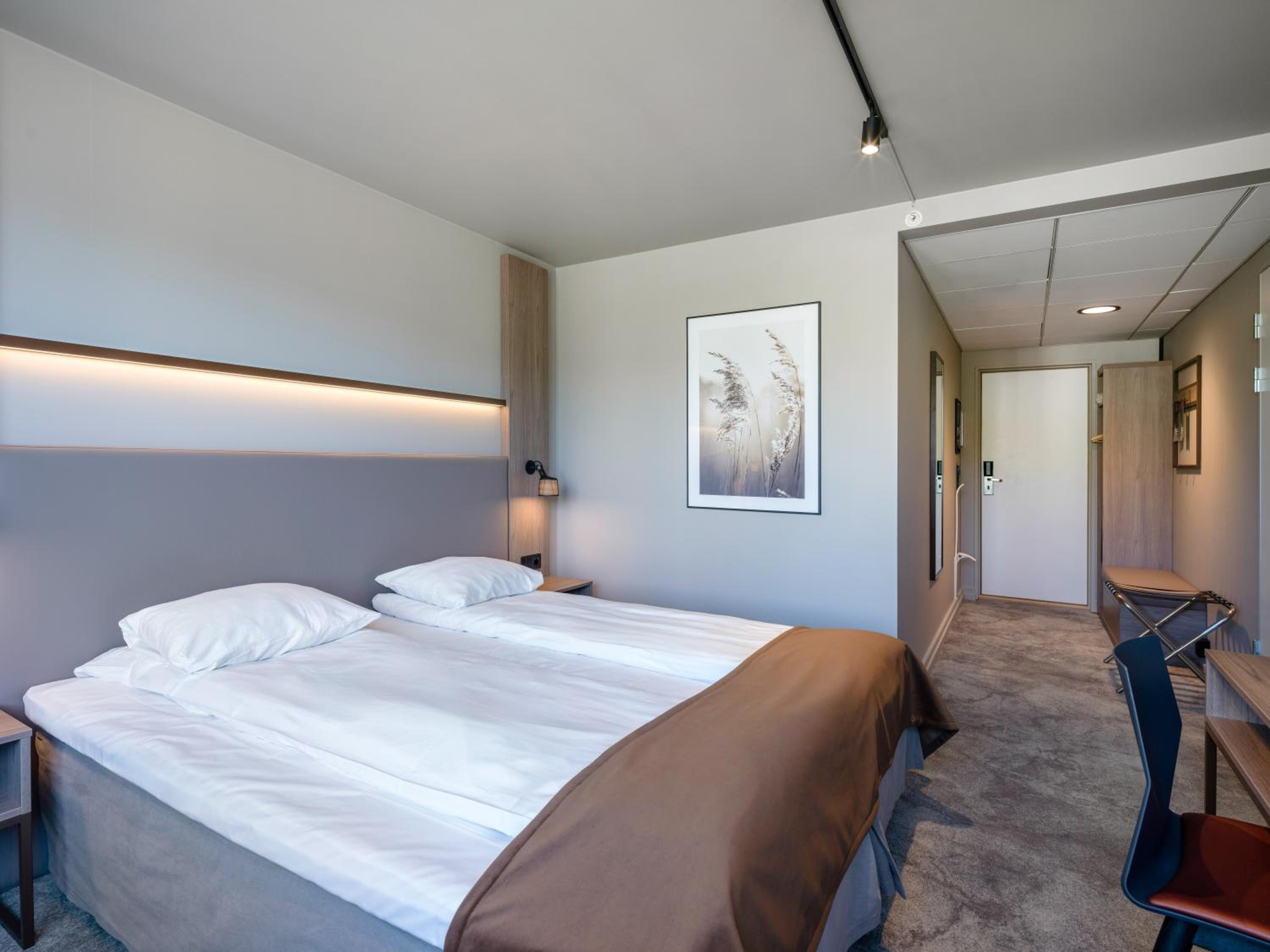 Standard Double Room - Photo 7
