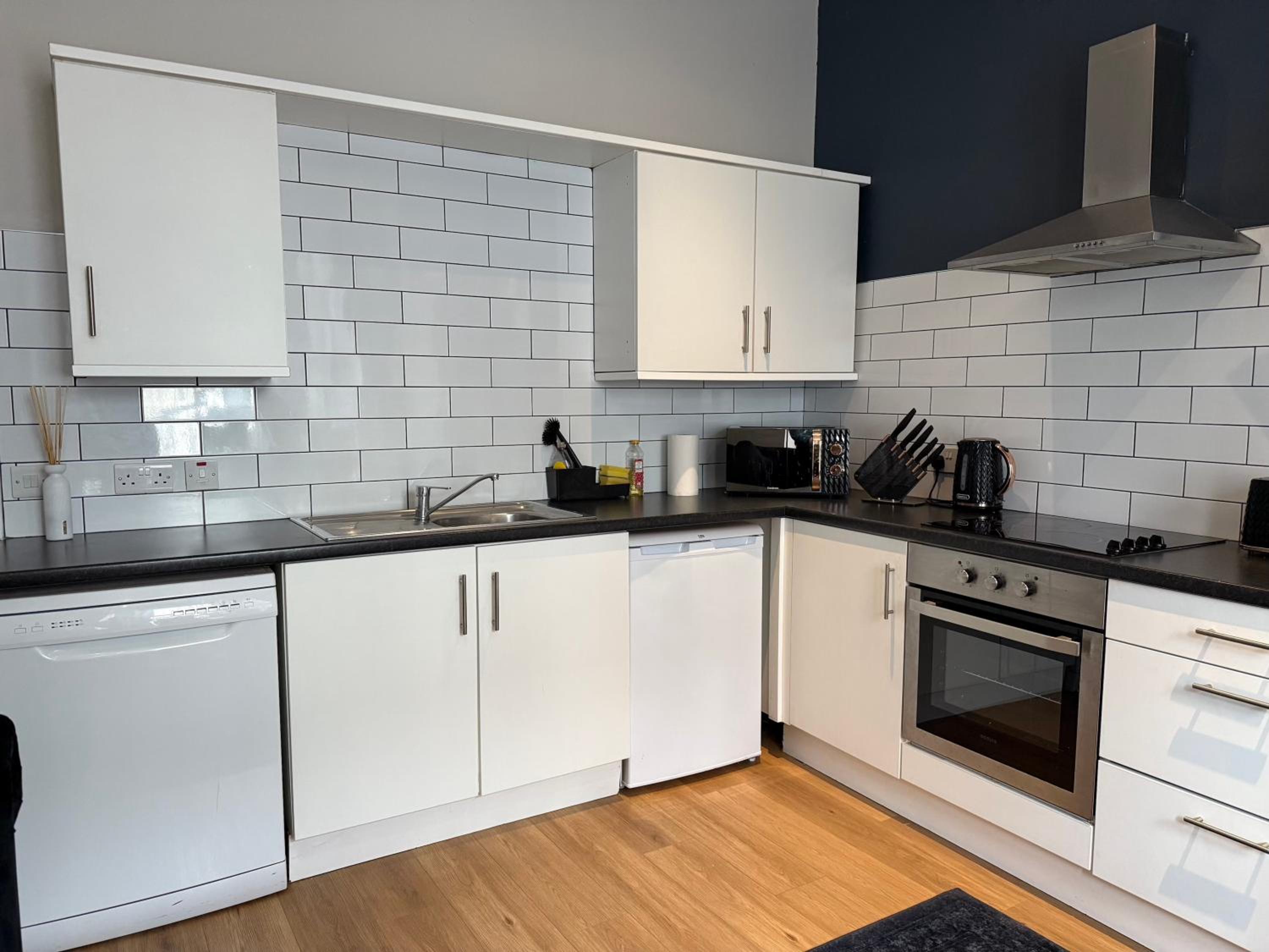 Two-Bedroom Apartment with City View photo 2