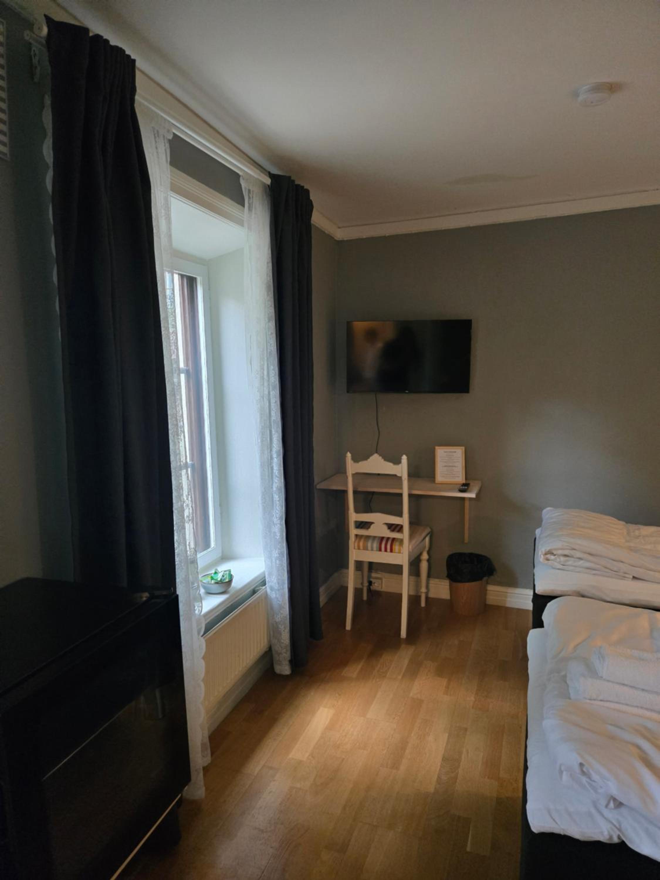 Double Room - Photo 6