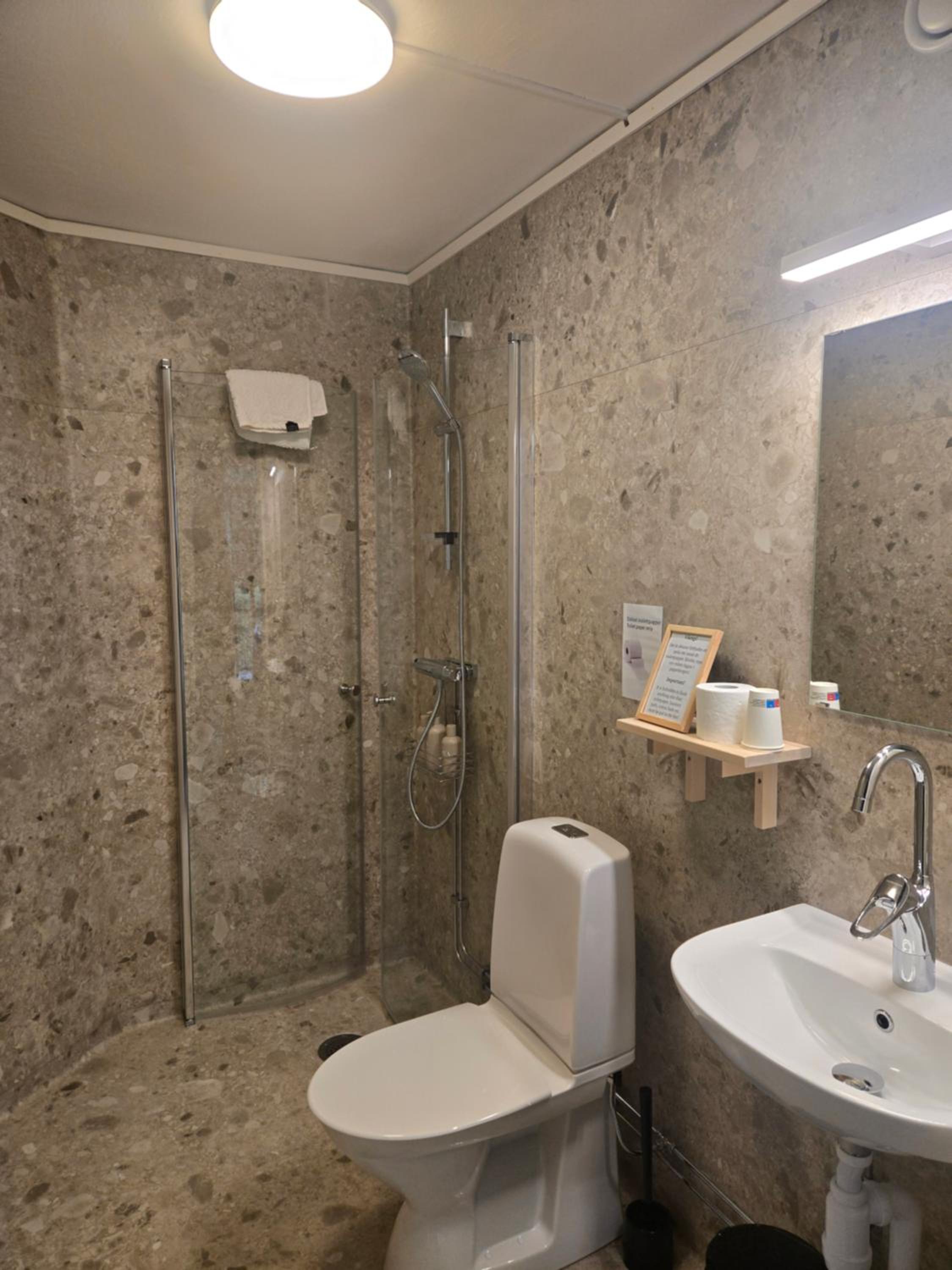 Double Room - Photo 8