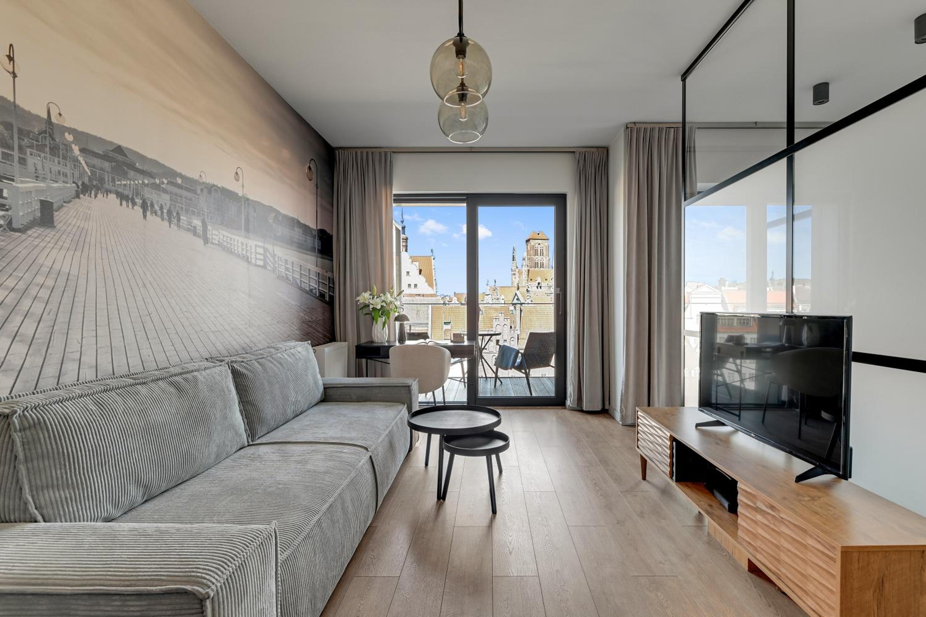 Deluxe One-Bedroom Apartment