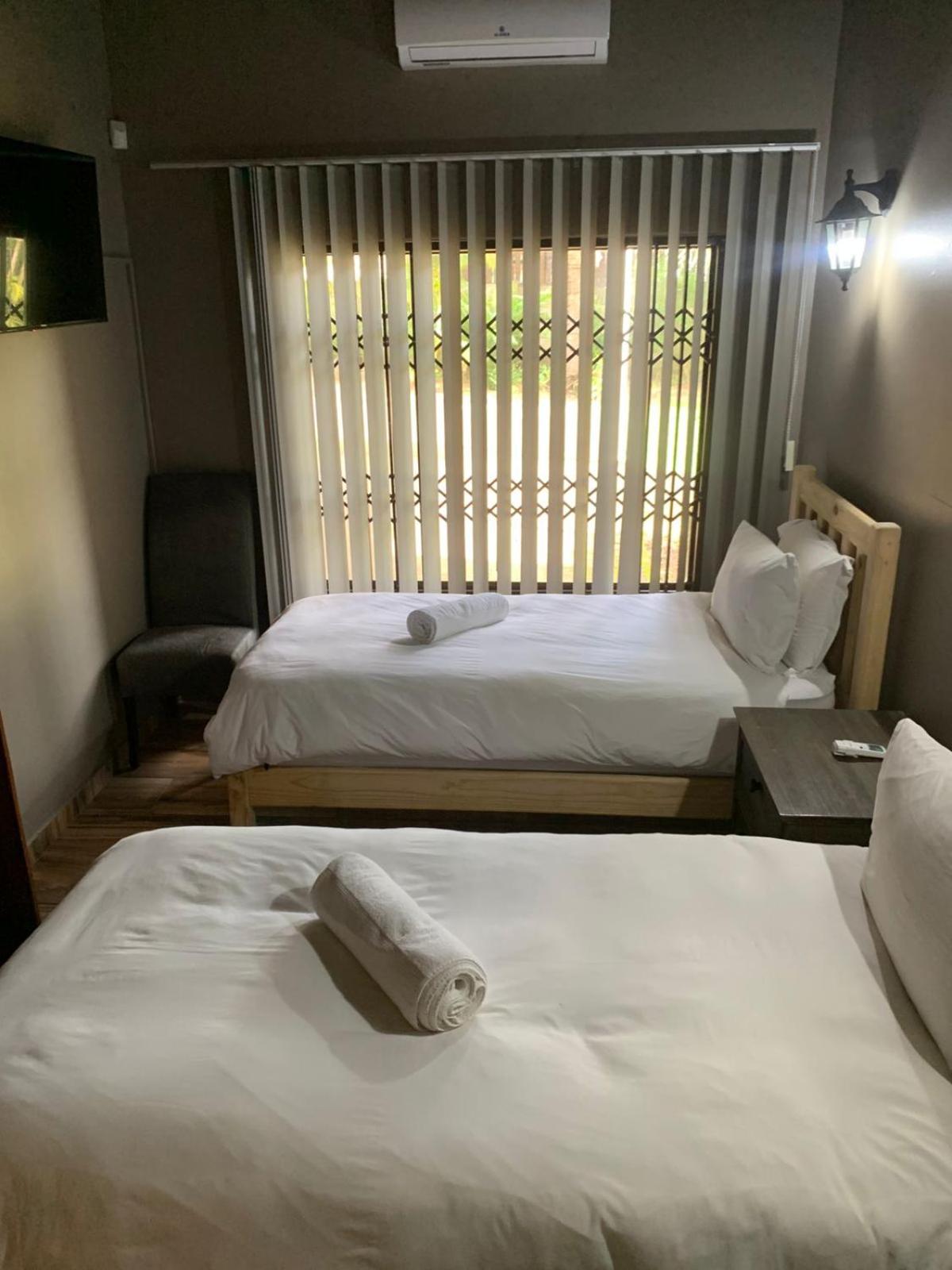 Standard Twin Room photo 2