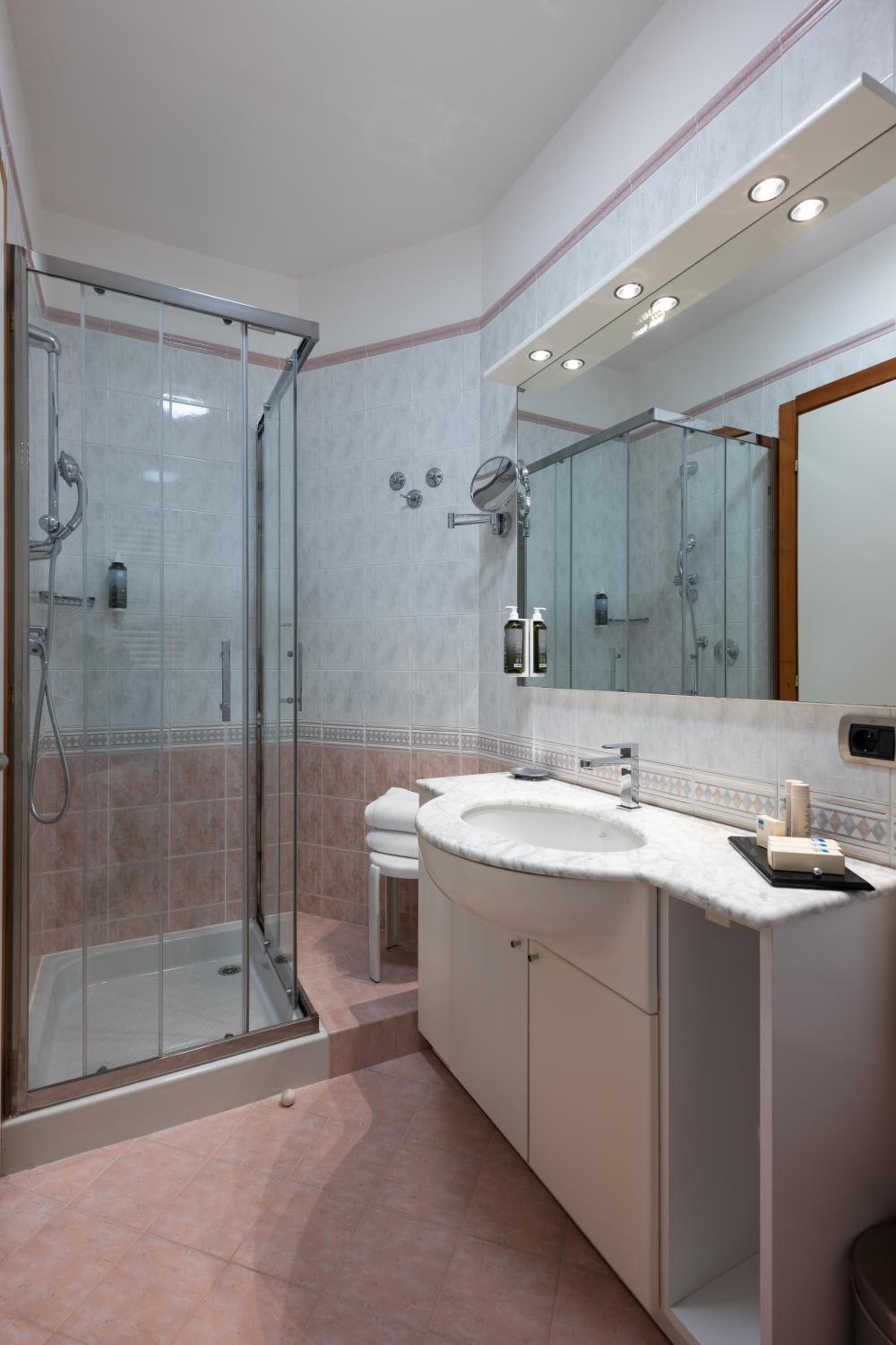 Superior Double or Twin Room with Sea View photo 3