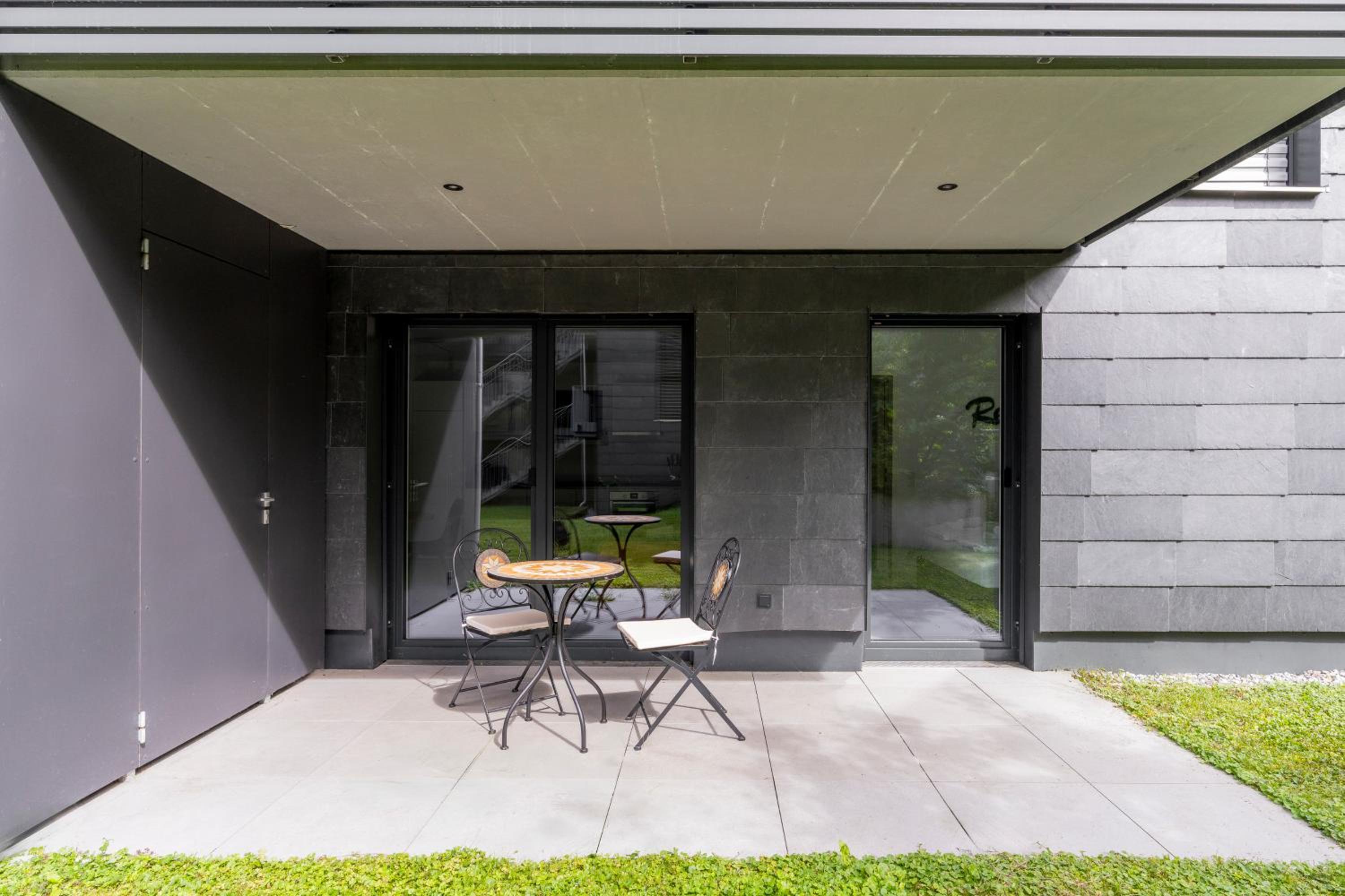 One-Bedroom Apartment with Garden