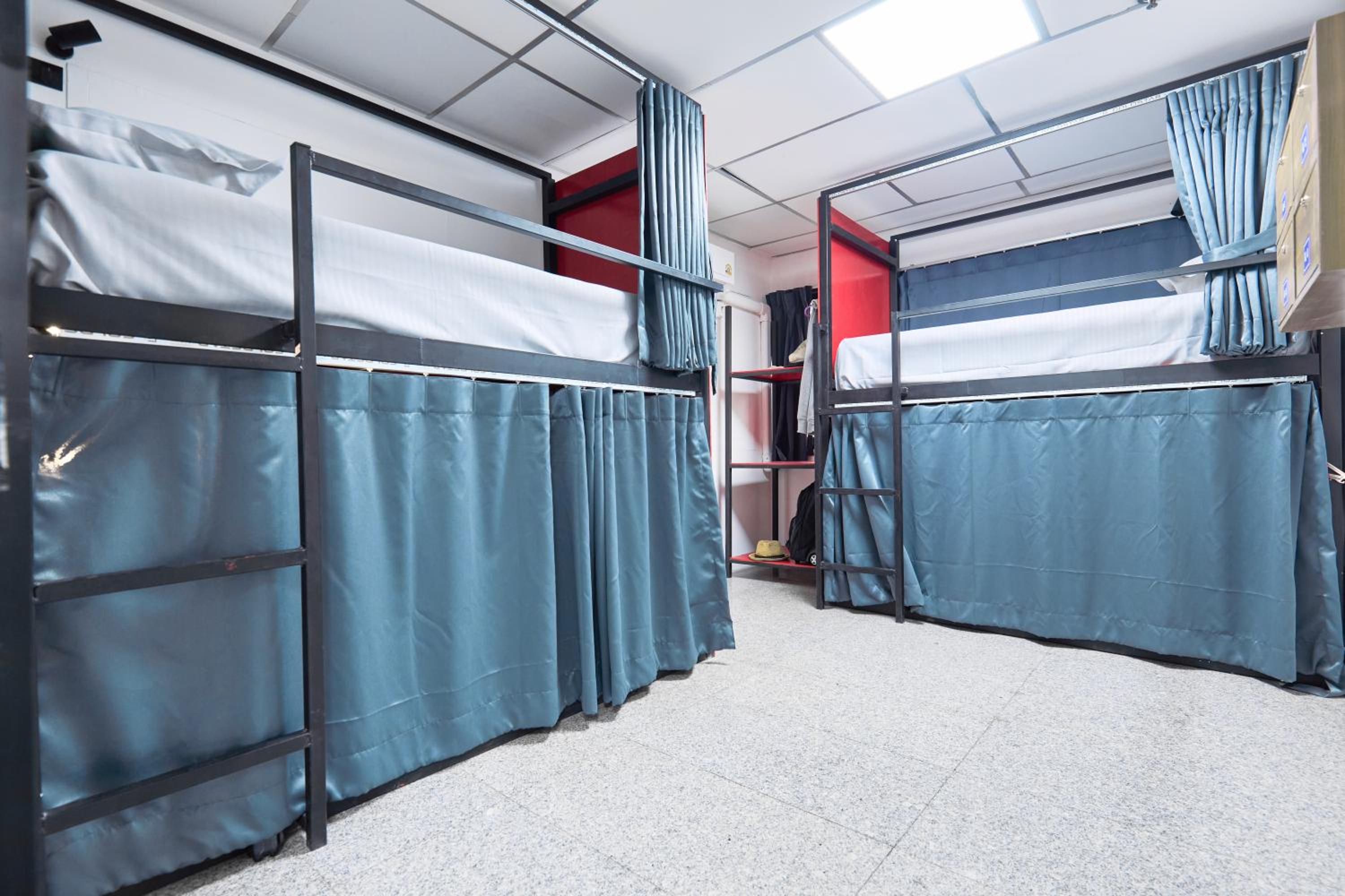 Bed in 6-Bed Dormitory Room photo 1