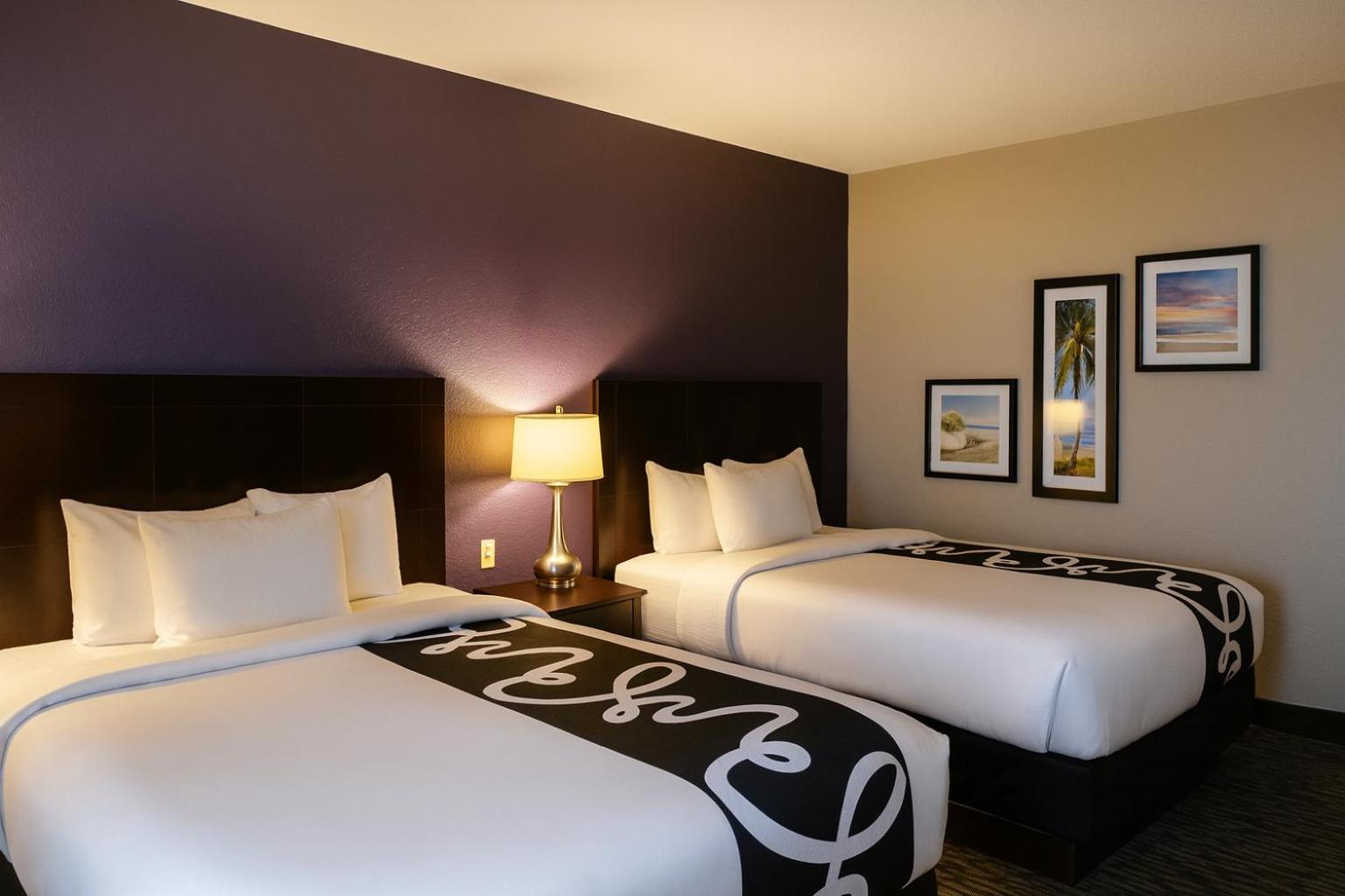 Deluxe Queen Room with Two Queen Beds - Photo 2
