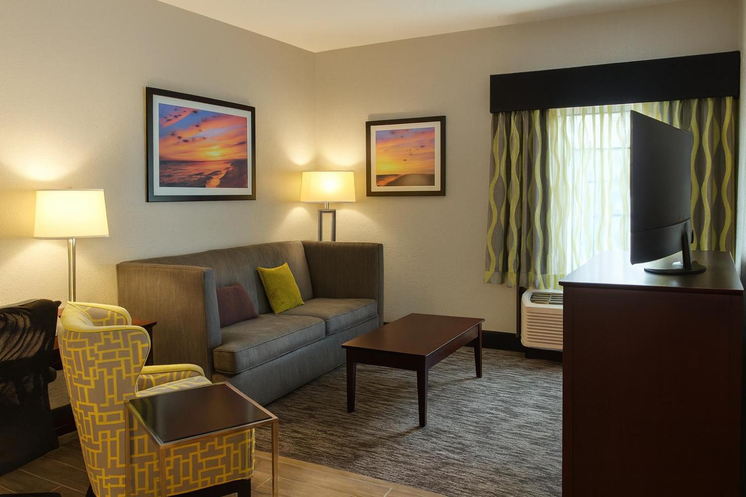 King Studio Suite - Non-Smoking - Photo 7