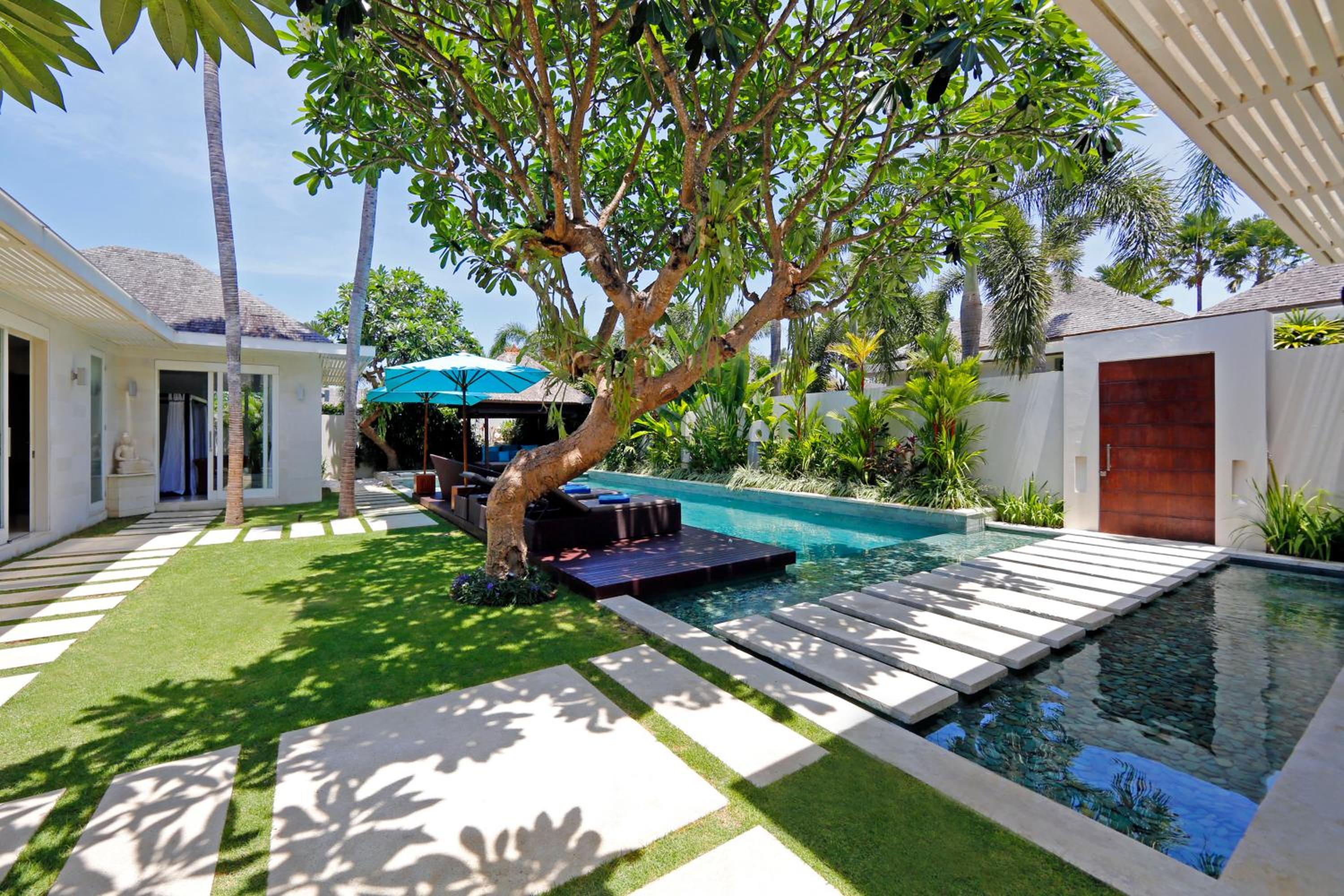 Three-Bedroom Villa with Private Pool - Photo 17