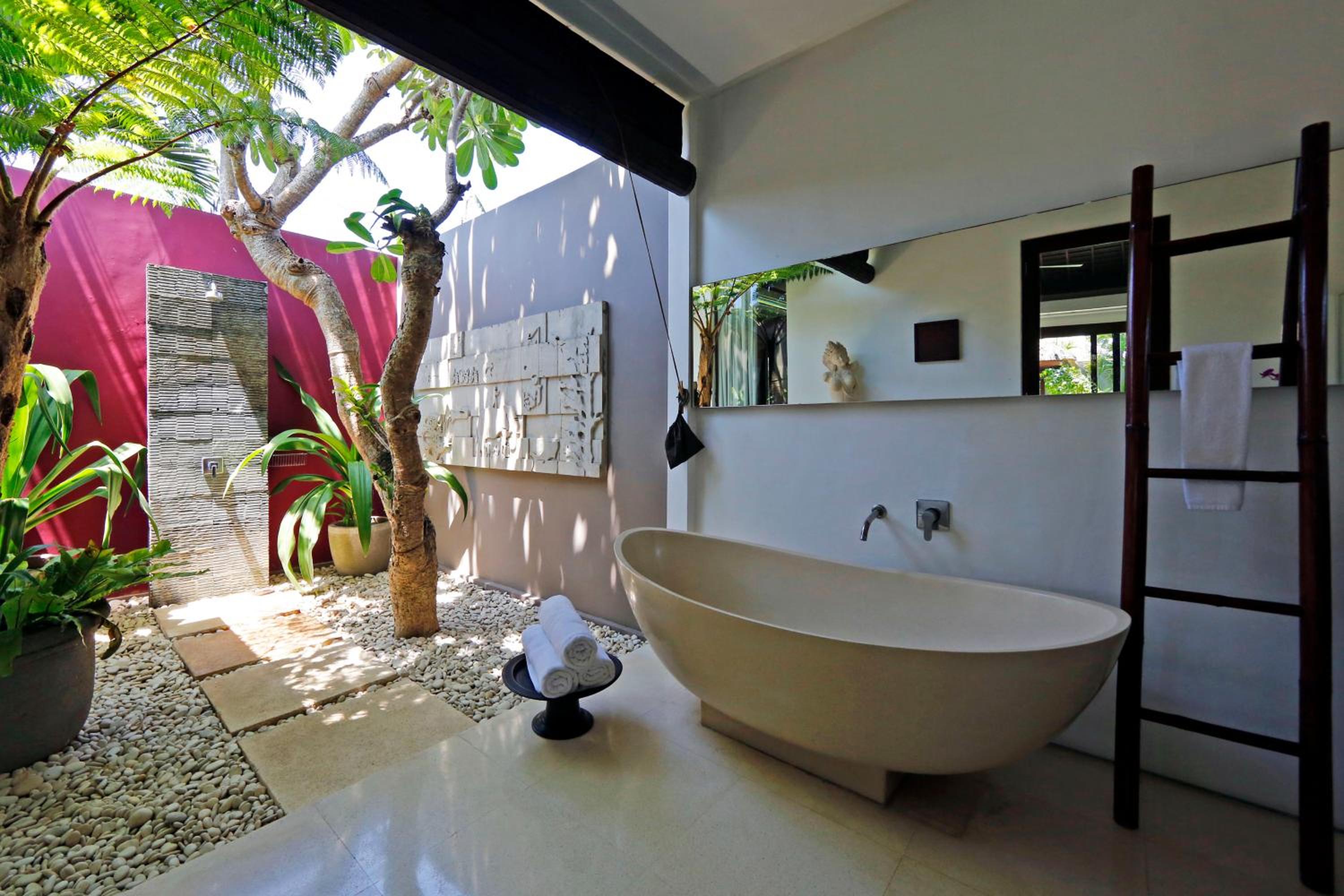Three-Bedroom Villa with Private Pool - Photo 19