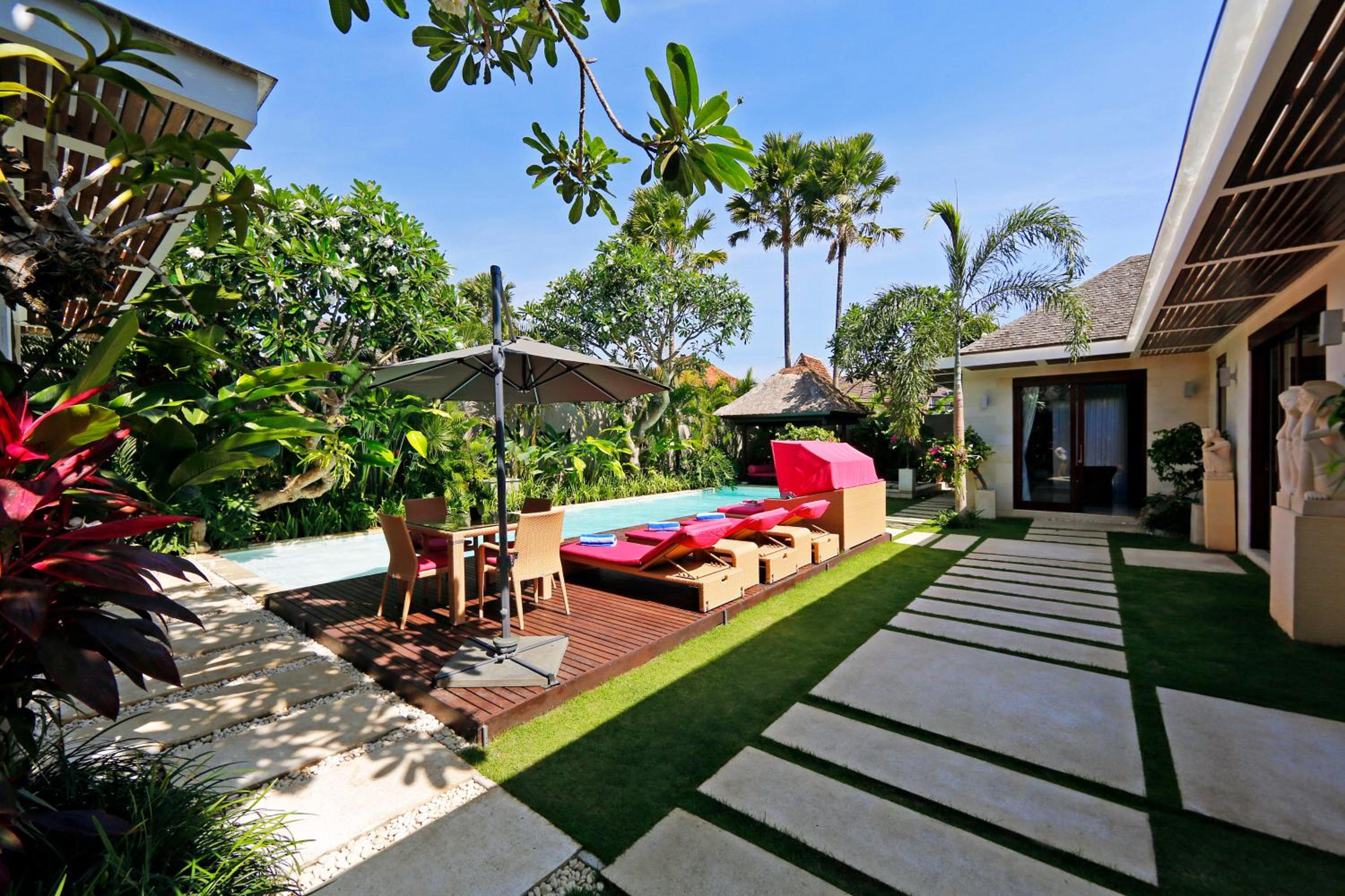 Three-Bedroom Villa with Private Pool - Photo 26