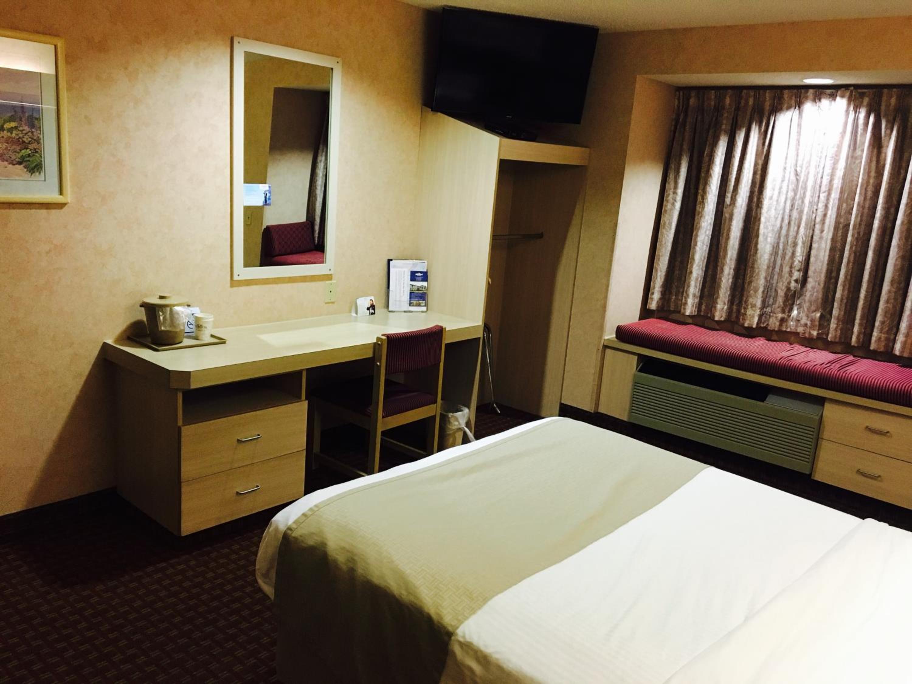 Queen Room - Disability Access/Non-Smoking - Photo 4
