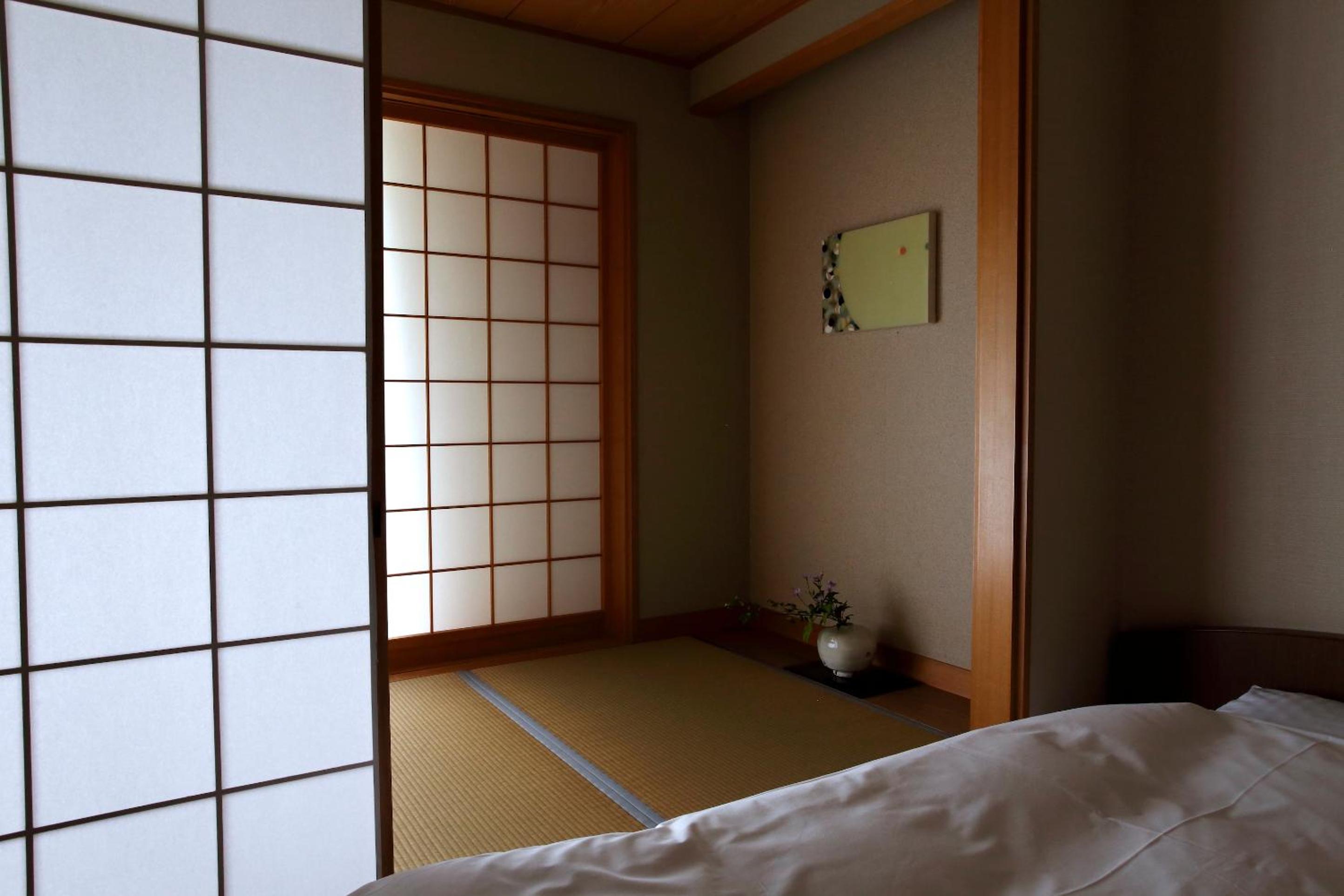 Japanese-Style Deluxe Room with Shared Bathroom photo 3
