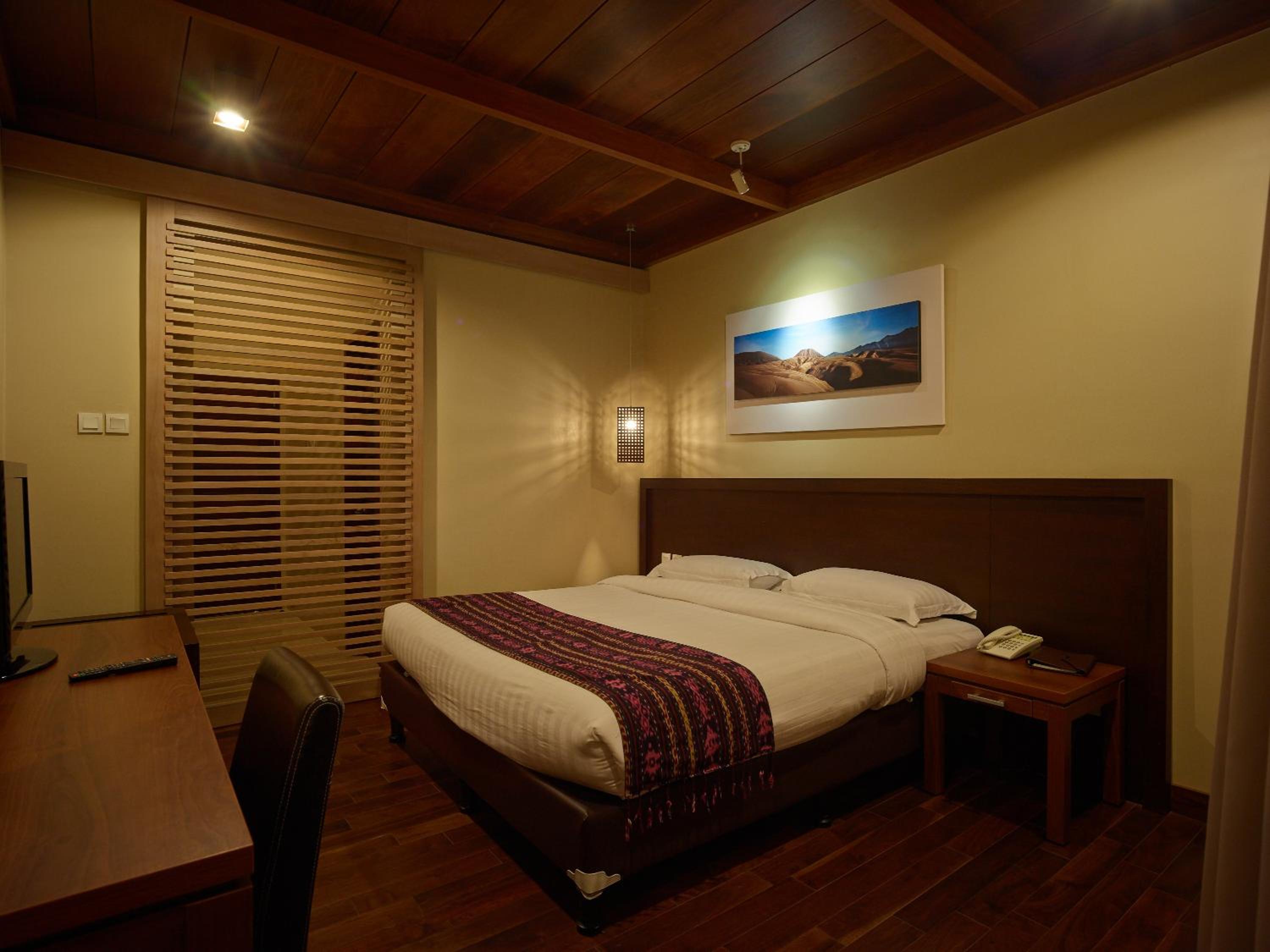 Loft Family Room - Photo 6