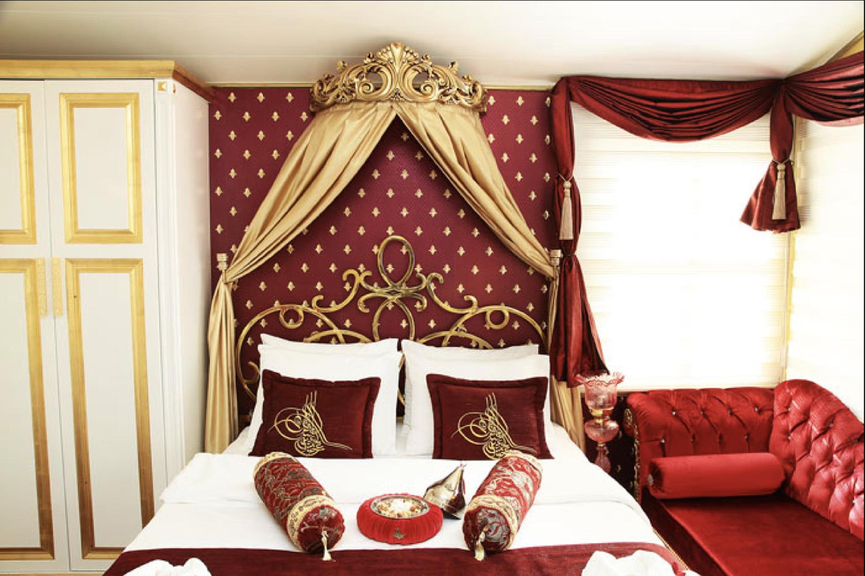 Suite with Spa Bath photo 1