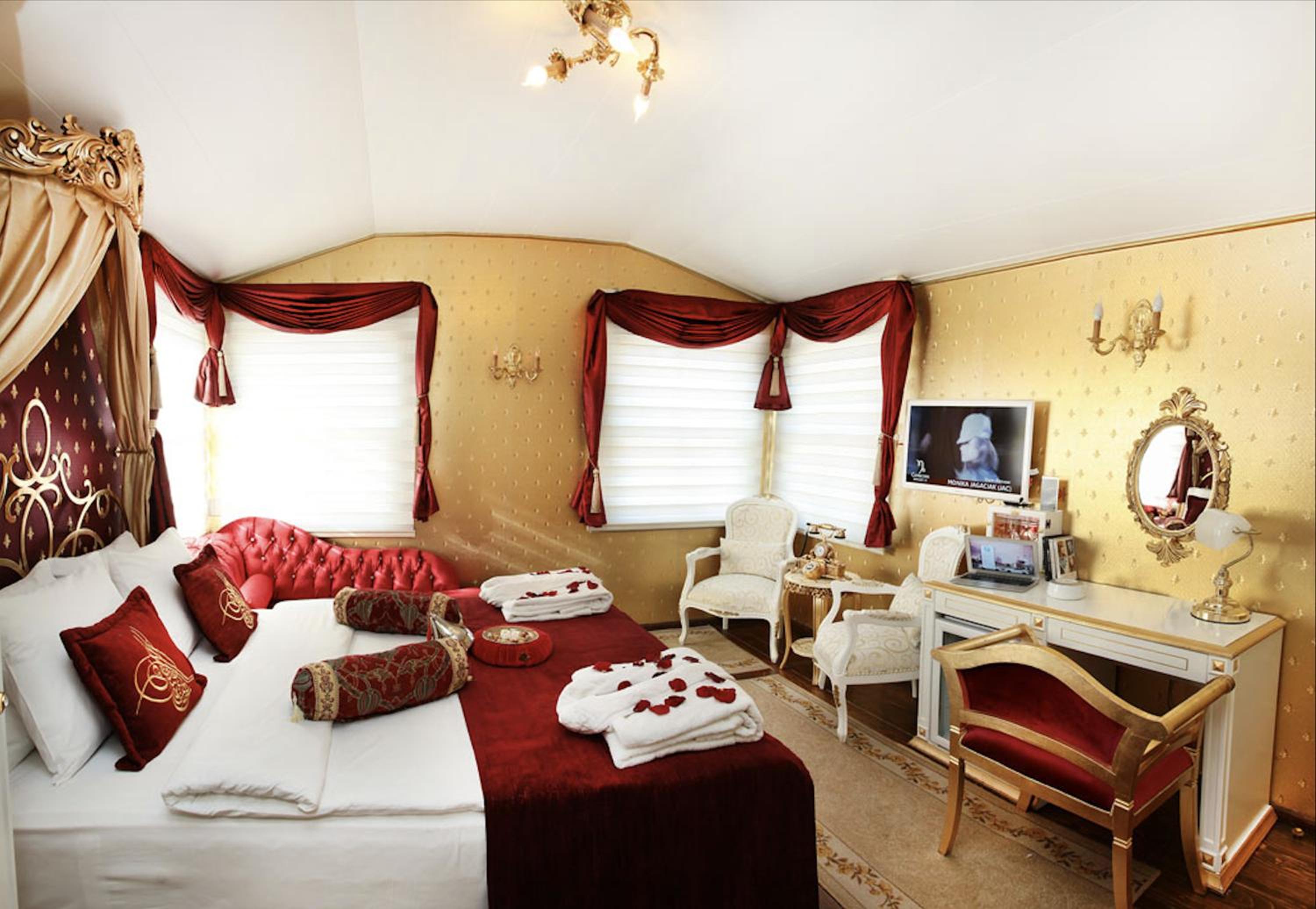 Suite with Spa Bath photo 2