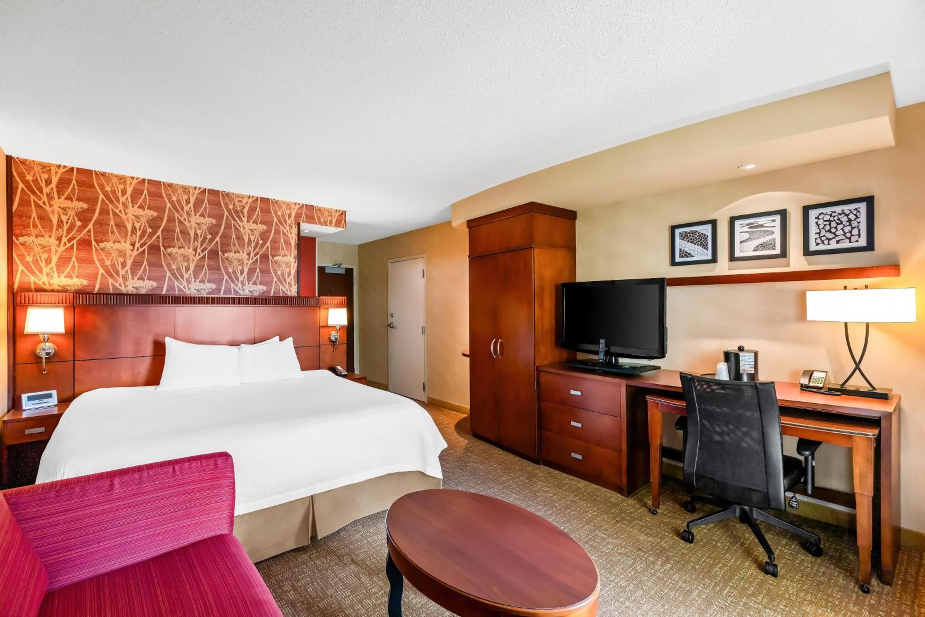 Standard King Room - Photo 2