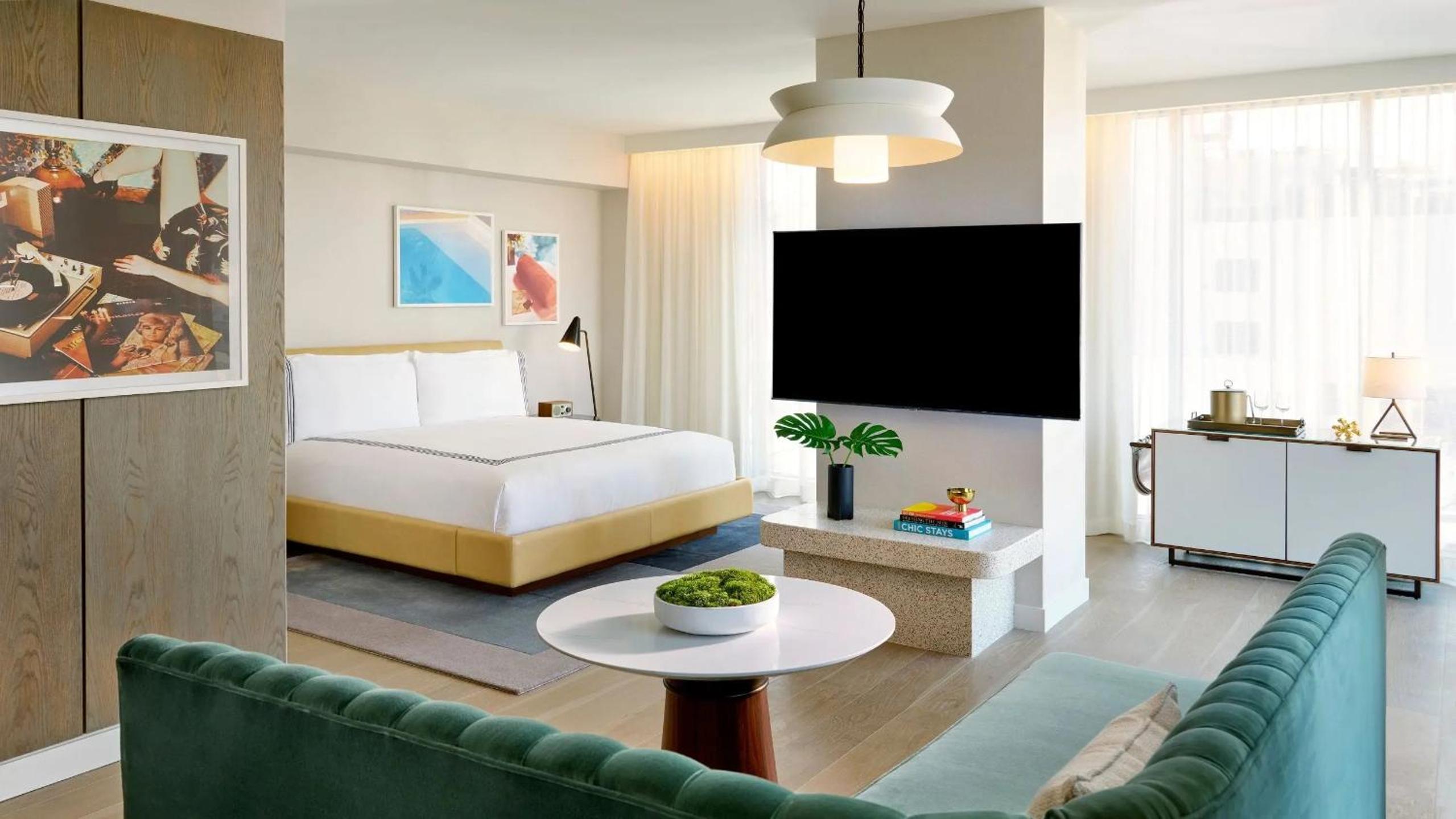 King Suite with City View