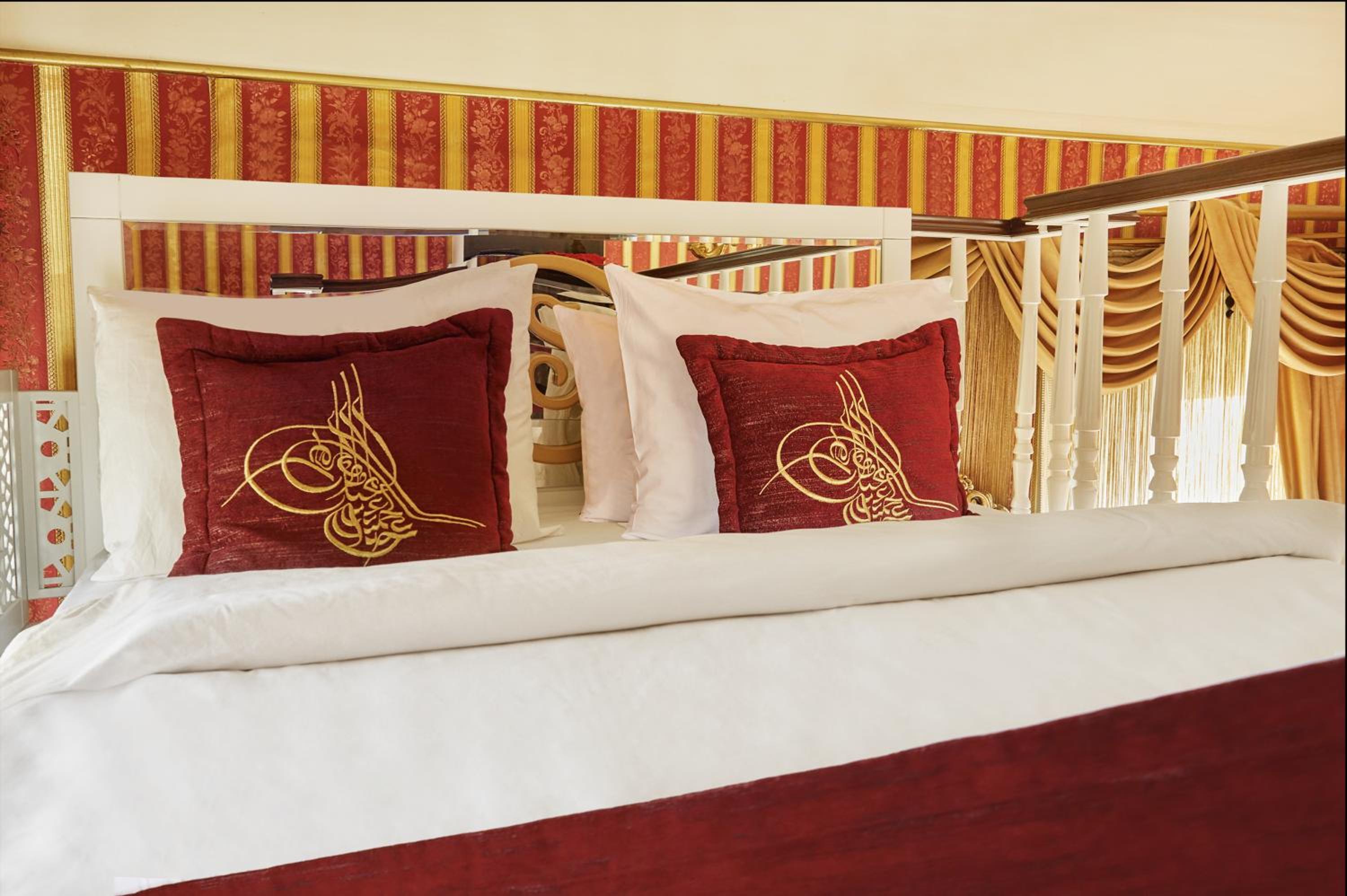 Deluxe Triple Room photo 3