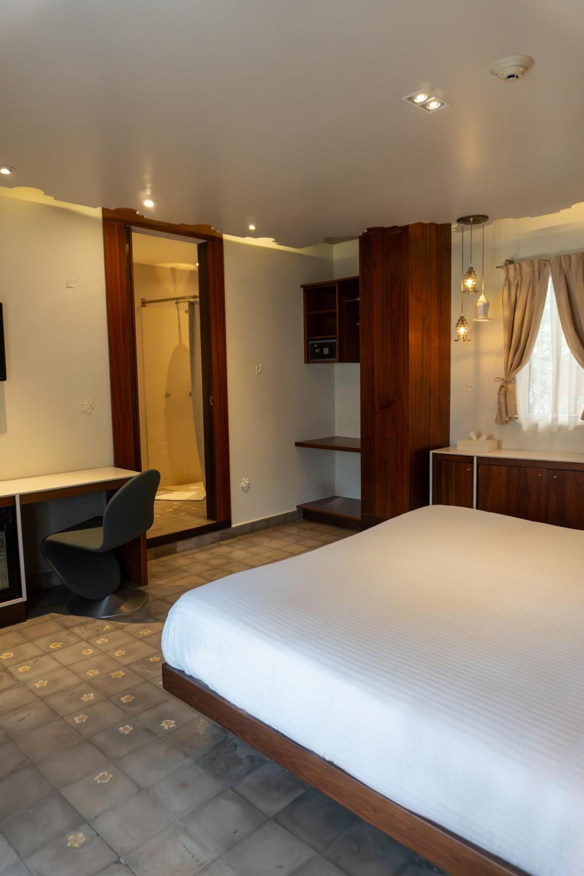 Superior King Room - Photo 2