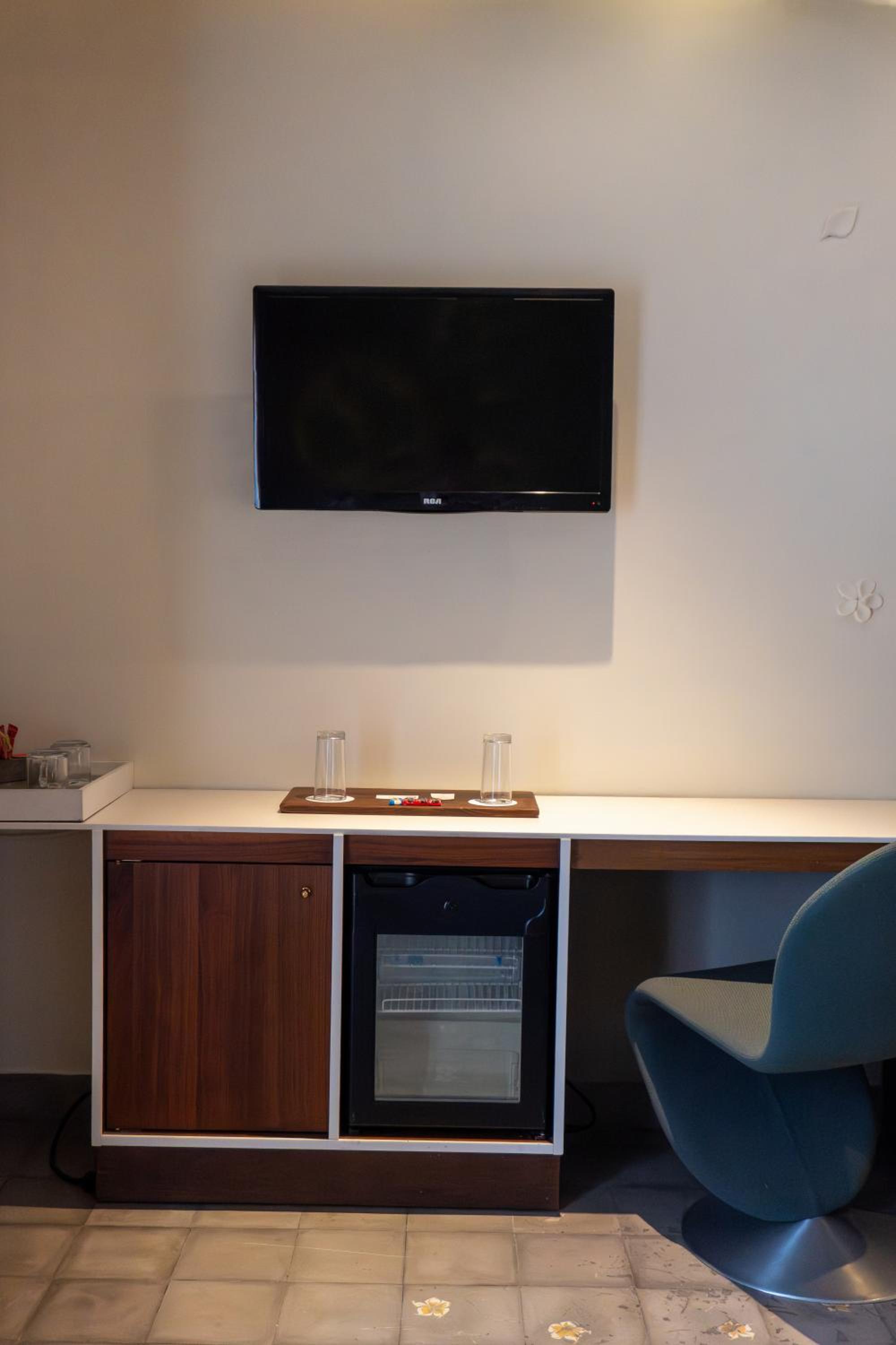 Superior King Room - Photo 4