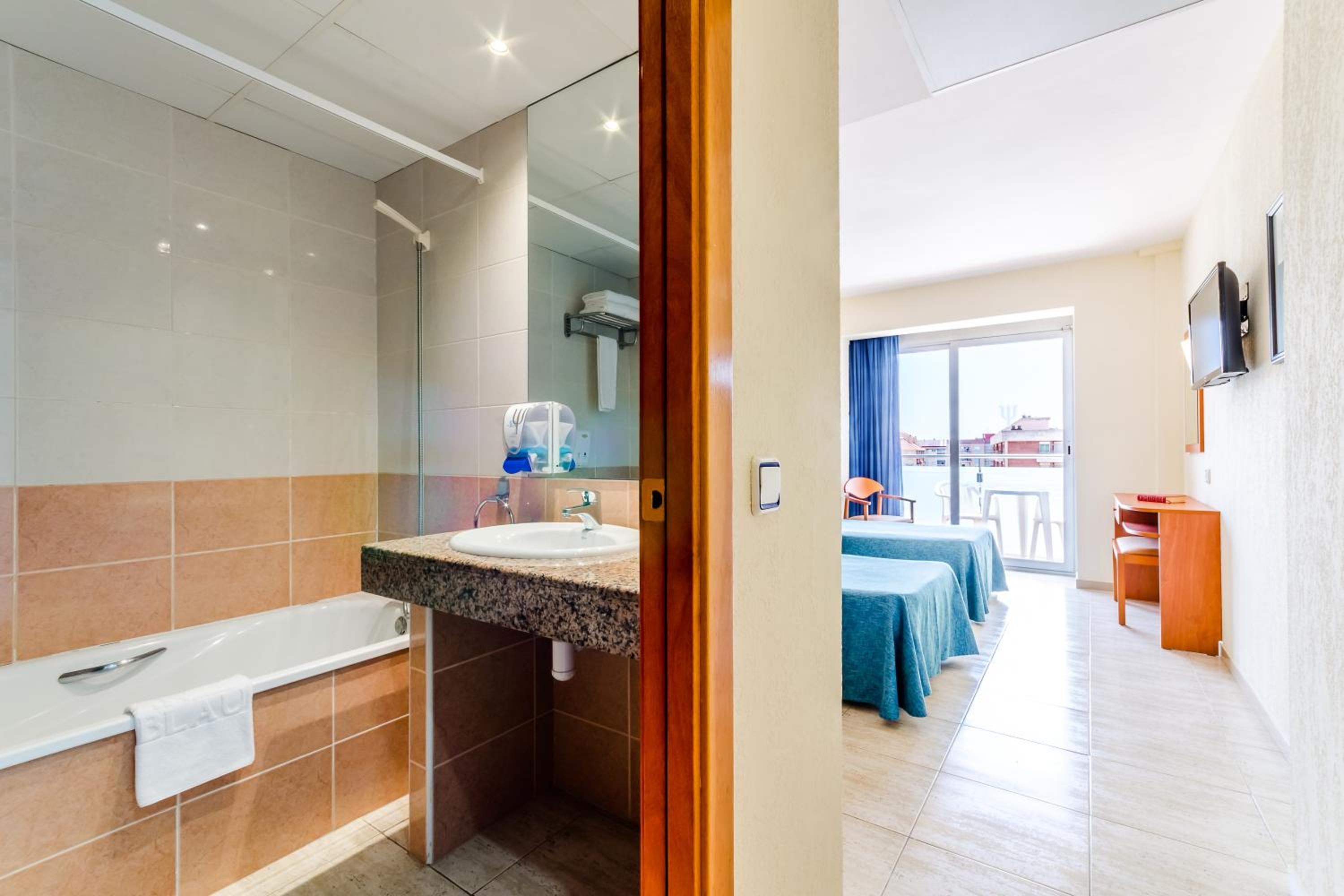 Habitación Doble Estándar o con Dos Camas Individuales.