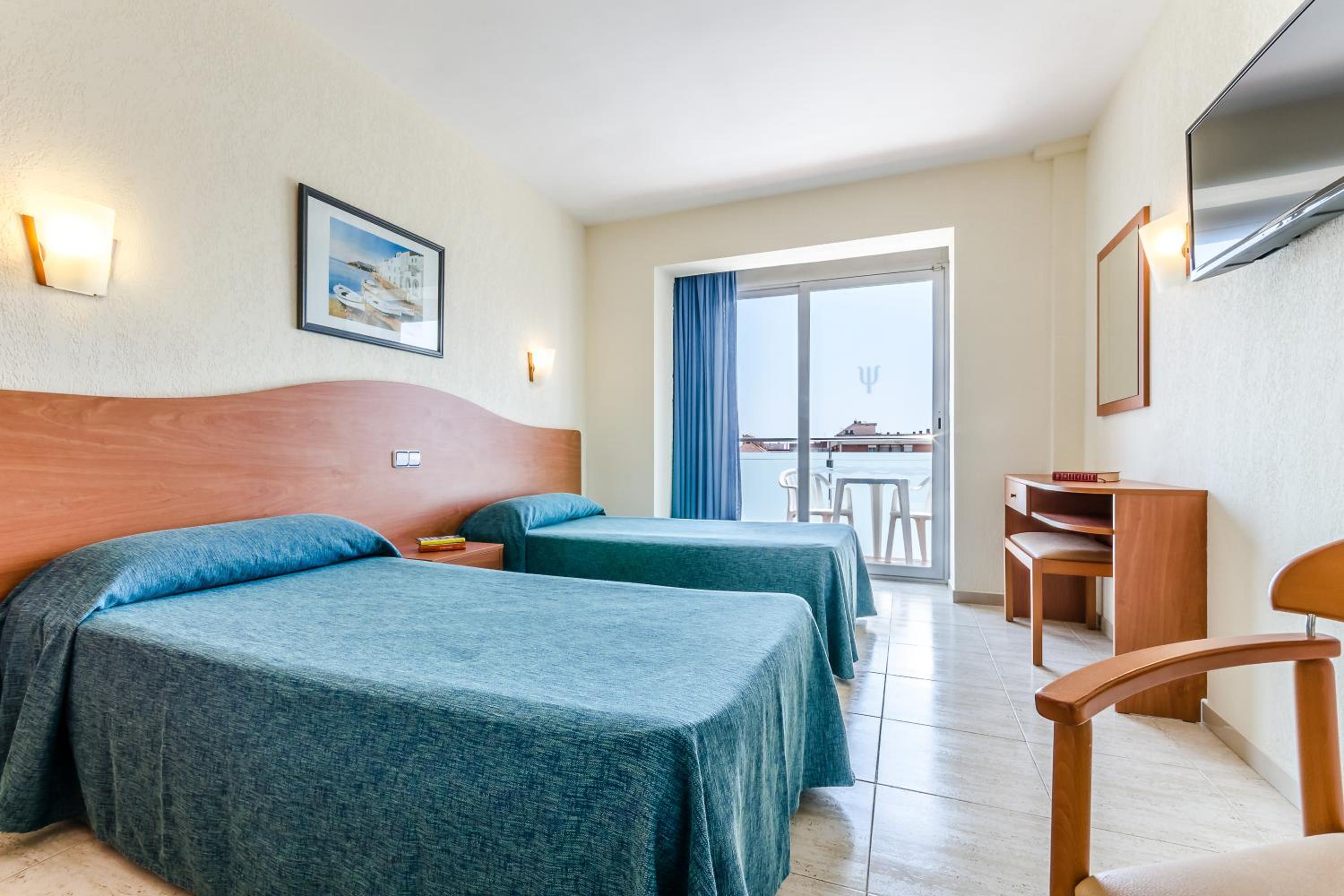 Standard Double or Twin Room photo 3