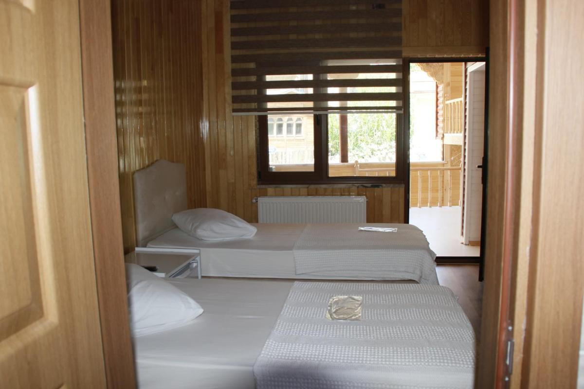 Budget Double Room - Photo 6