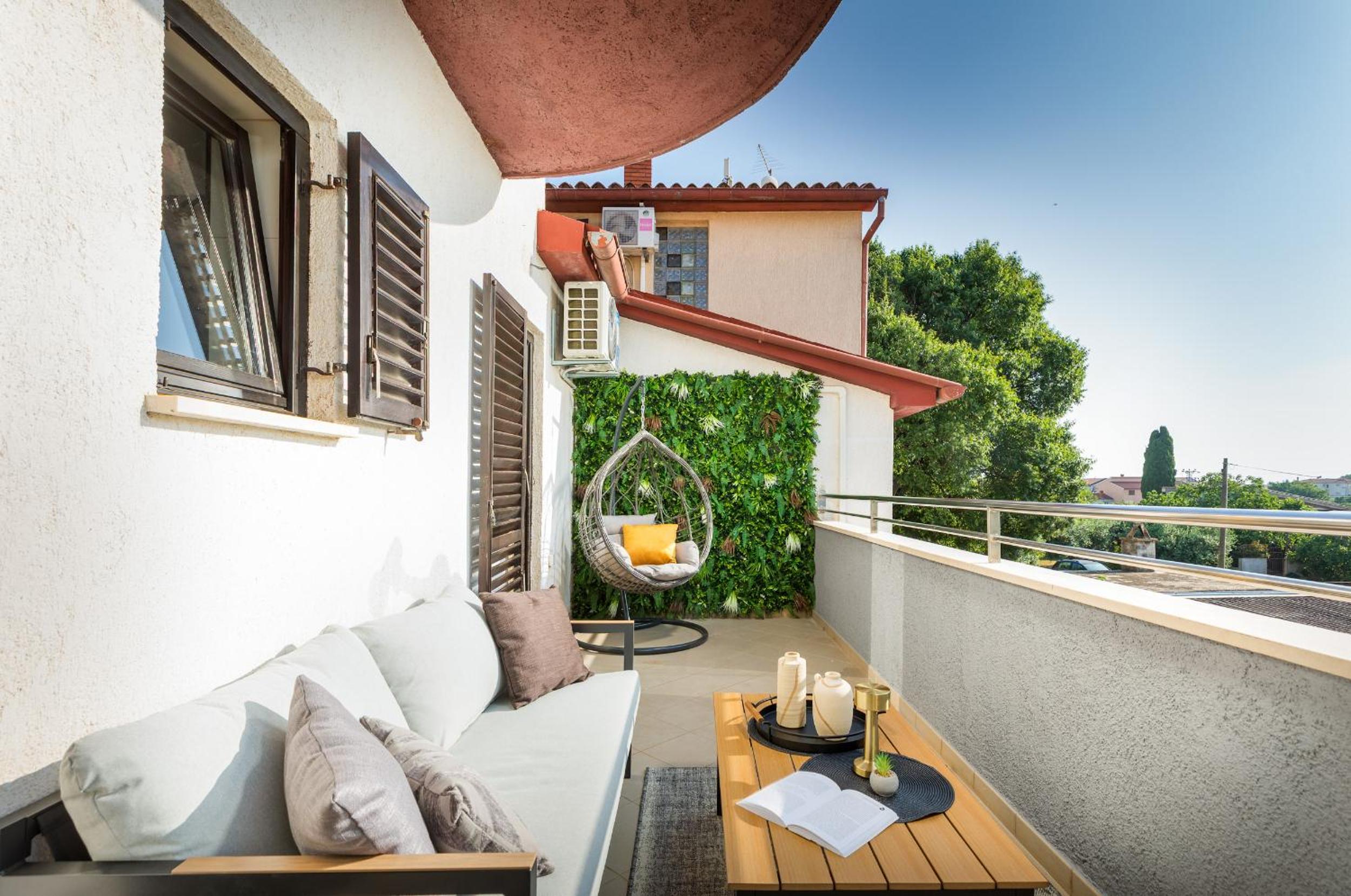 Deluxe One-Bedroom Apartment with Garden View