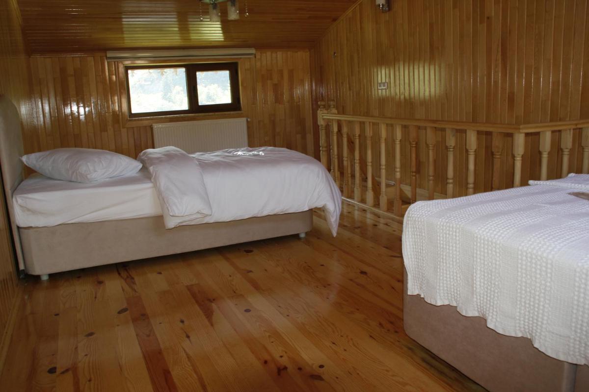 Family Room with Mountain View - Photo 5