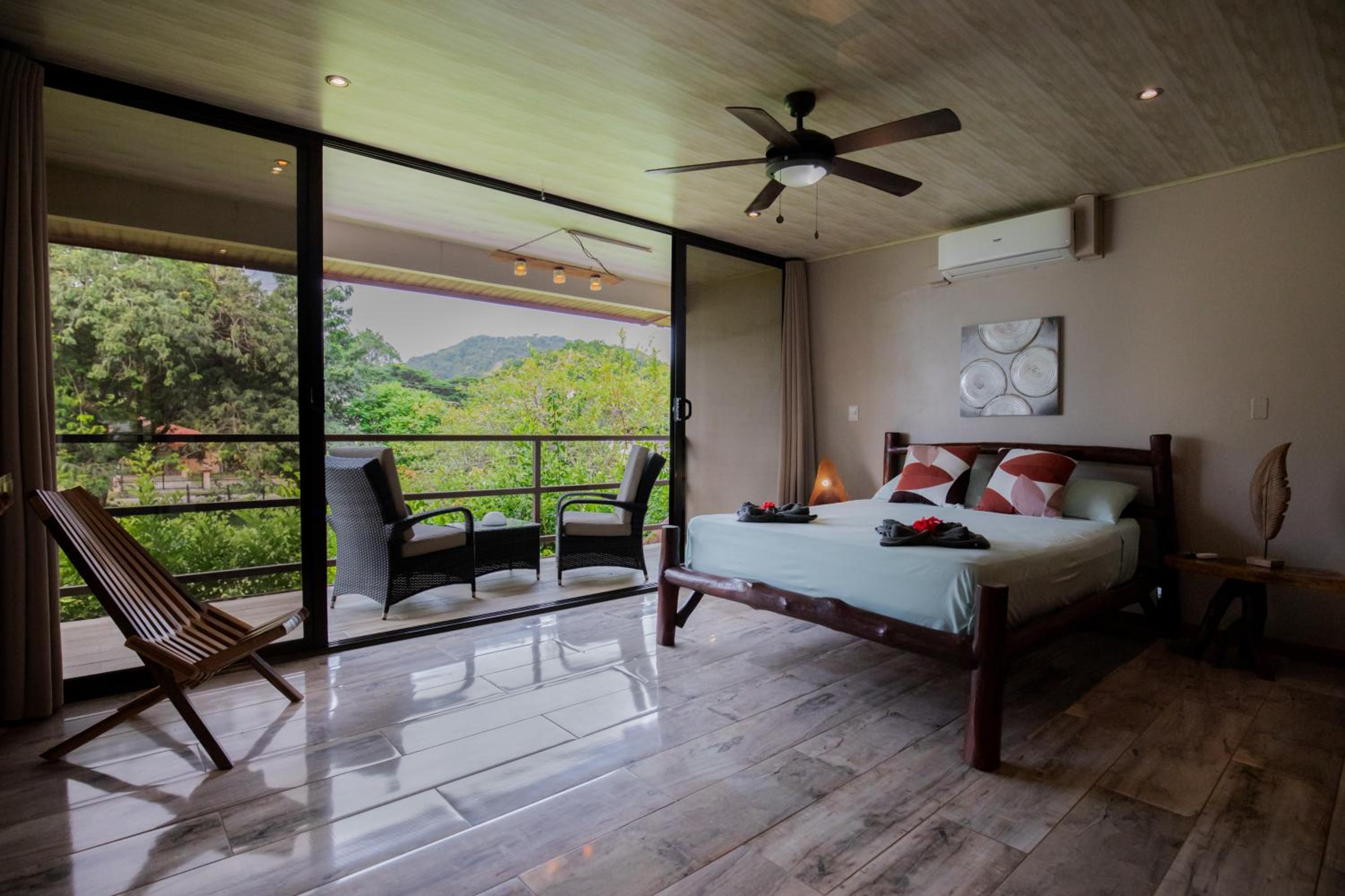 Deluxe Double Room with Balcony photo 1