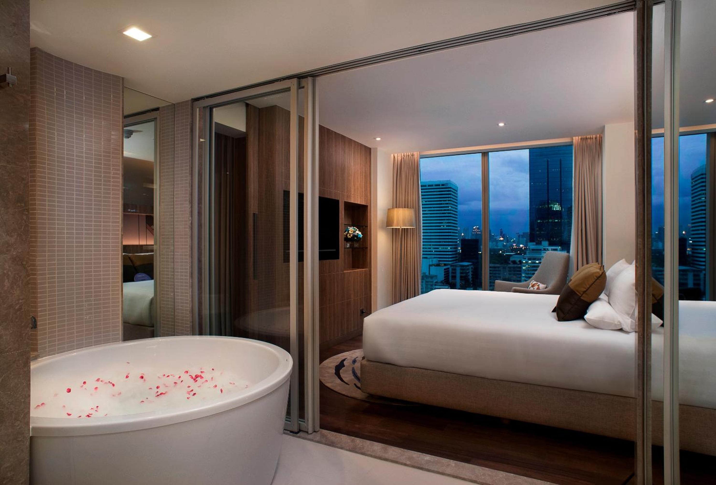 Family Suite with Lounge Access photo 2