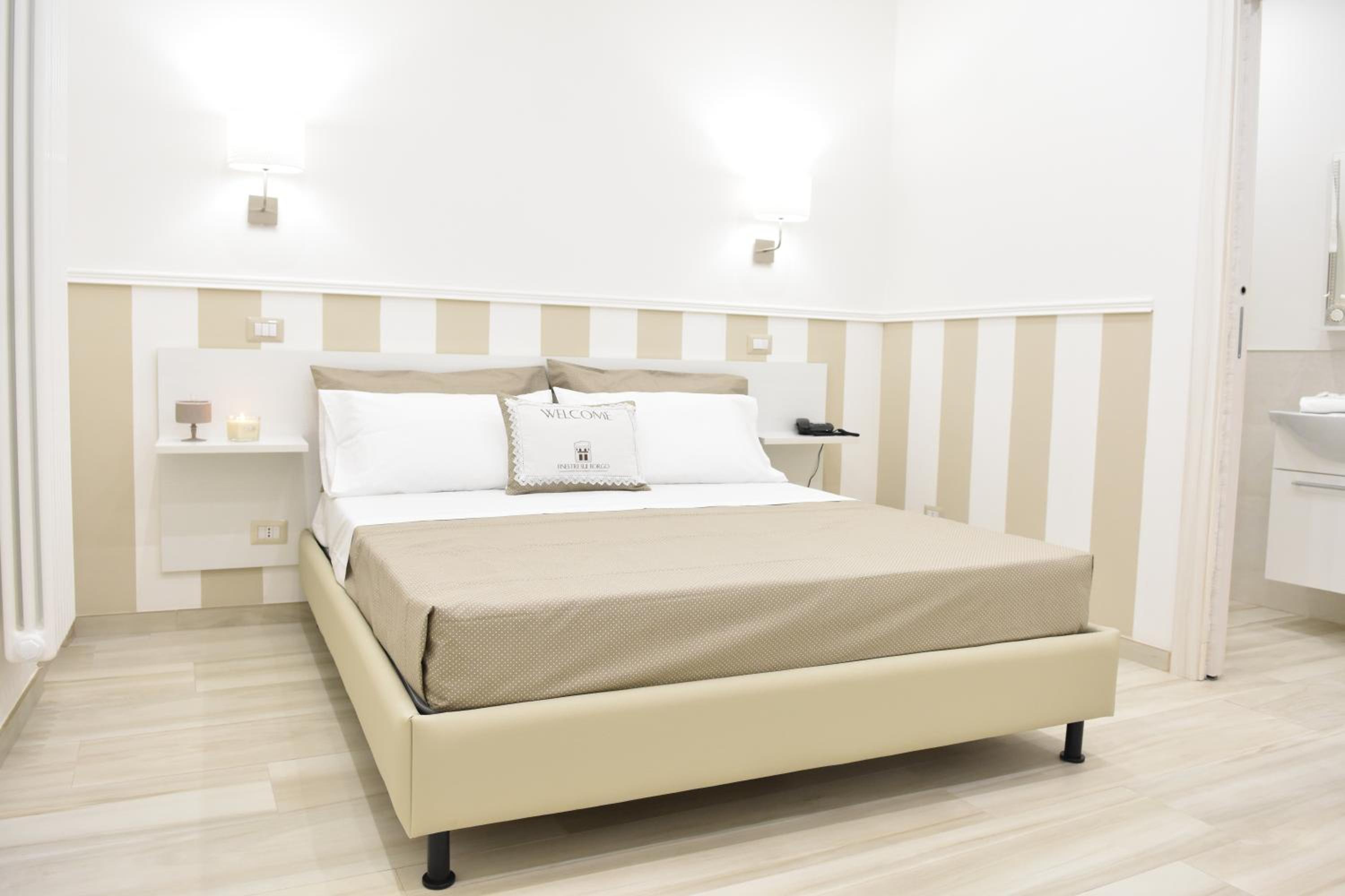 Deluxe Double Room - Photo 1