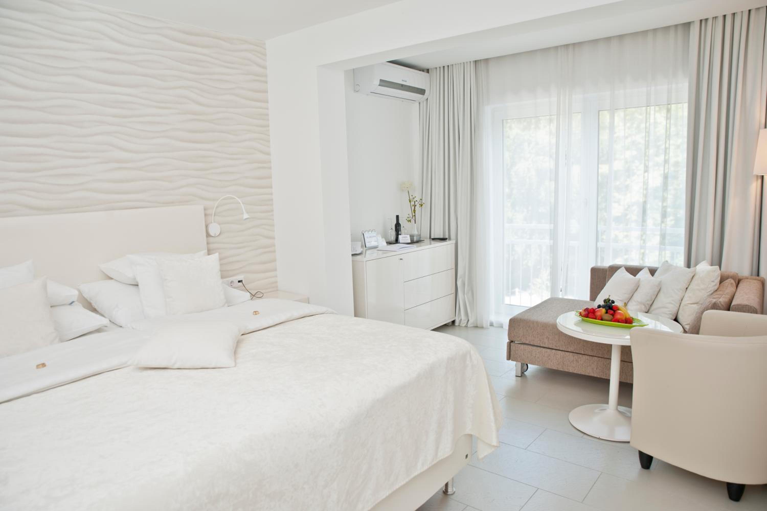 Double Room - Photo 3
