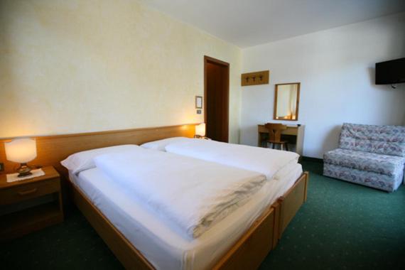 Double or Twin Room photo 3