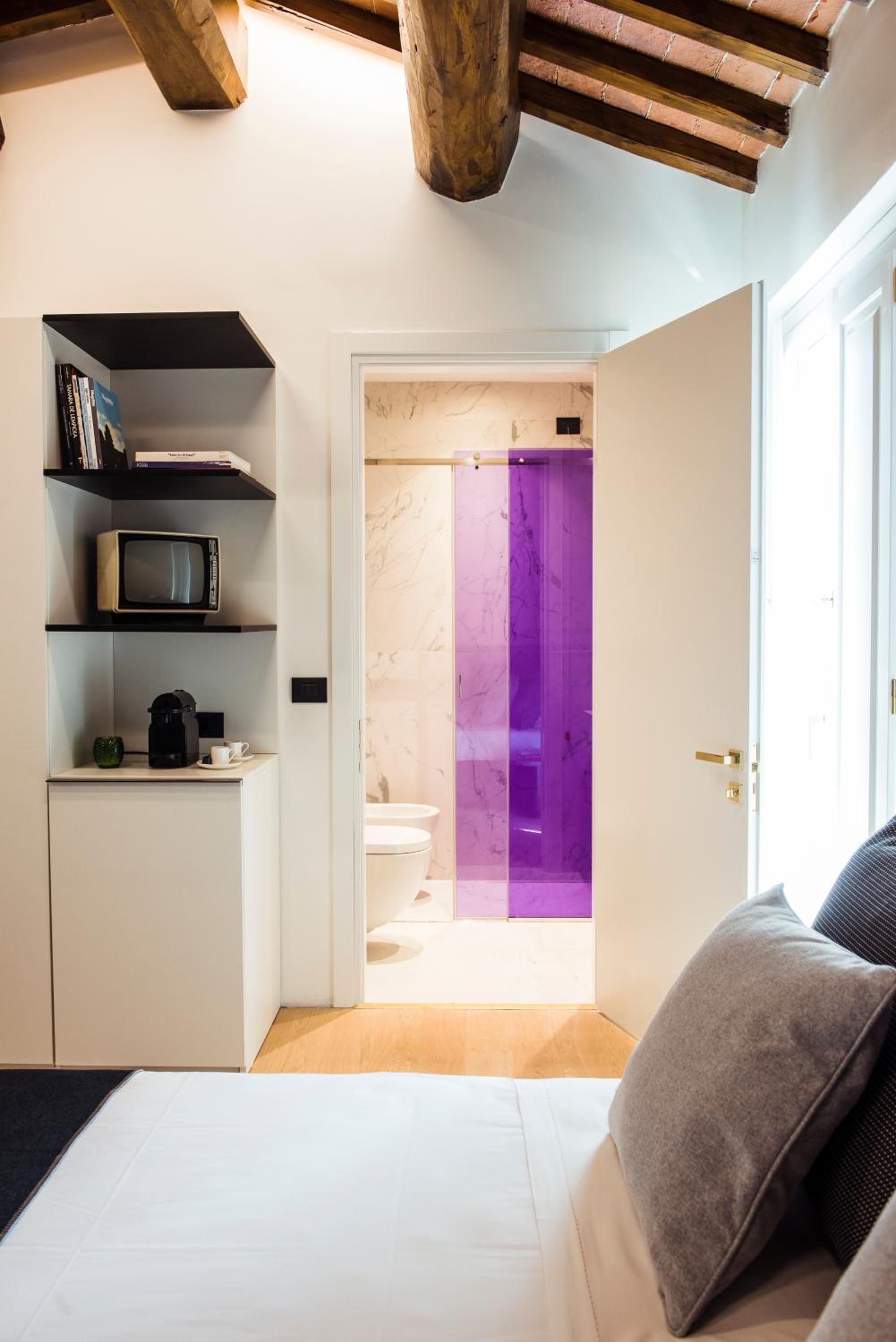 Deluxe Double Room with Balcony photo 3
