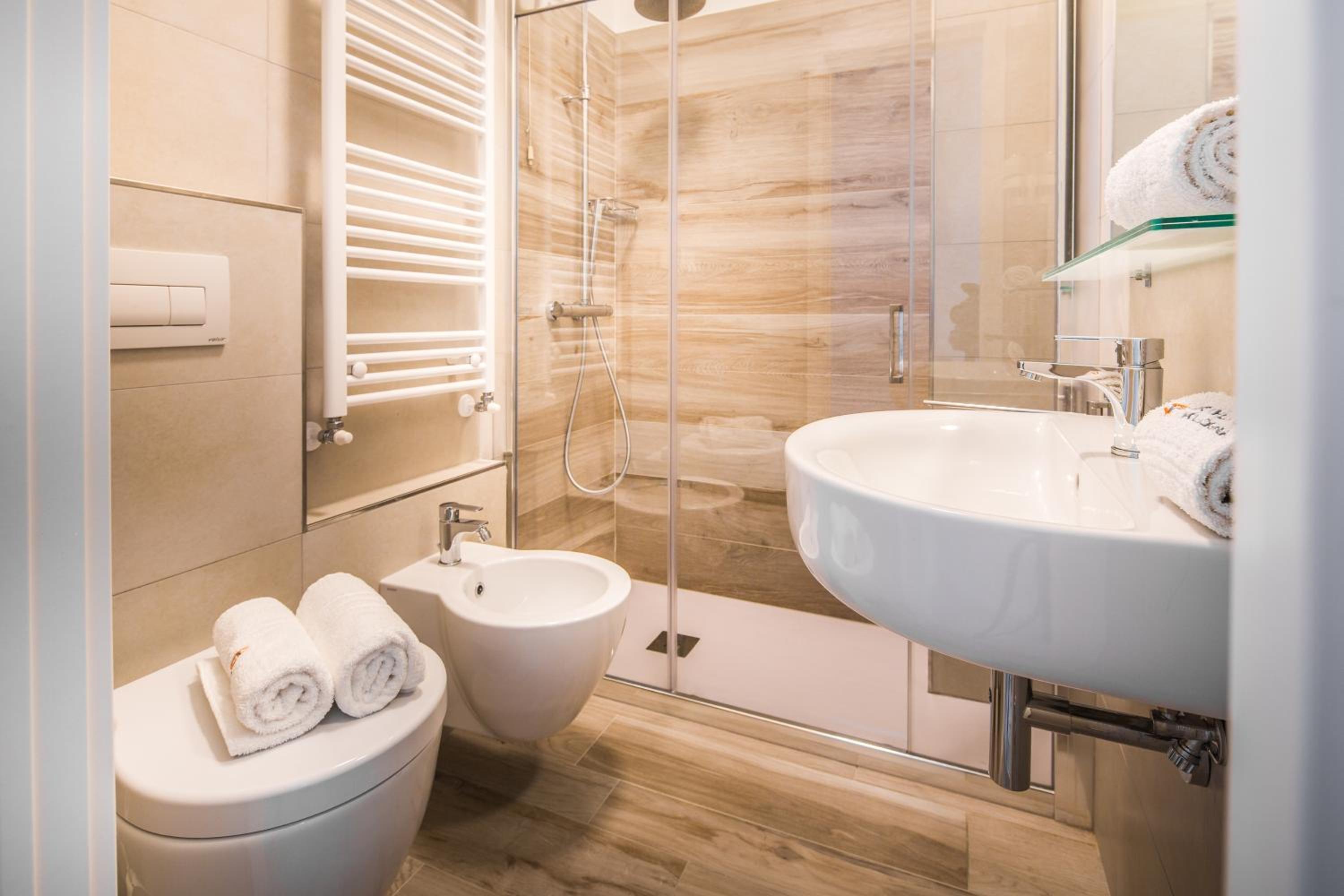 Standard Double or Twin Room - Photo 4
