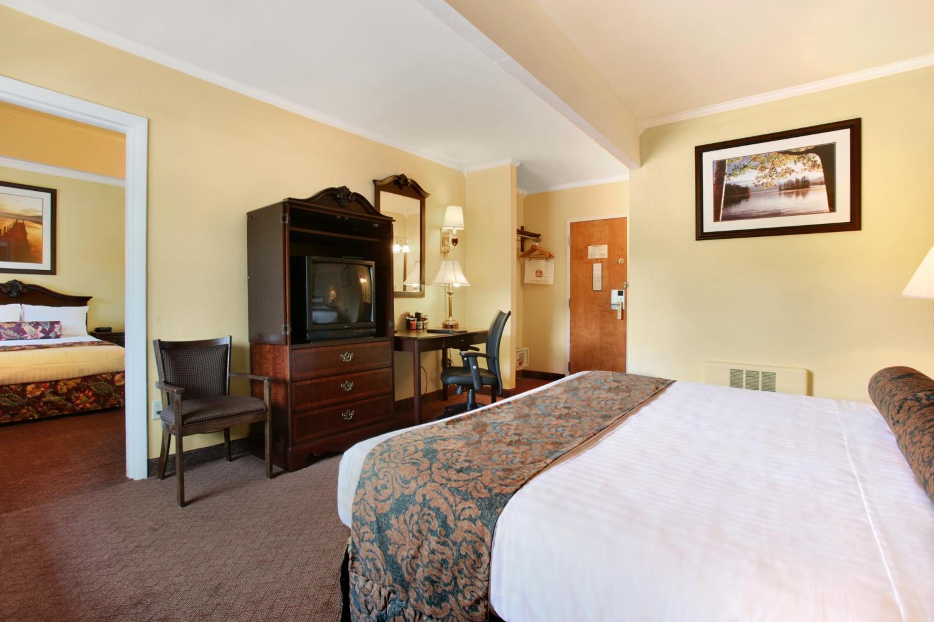 Suite - Photo 2