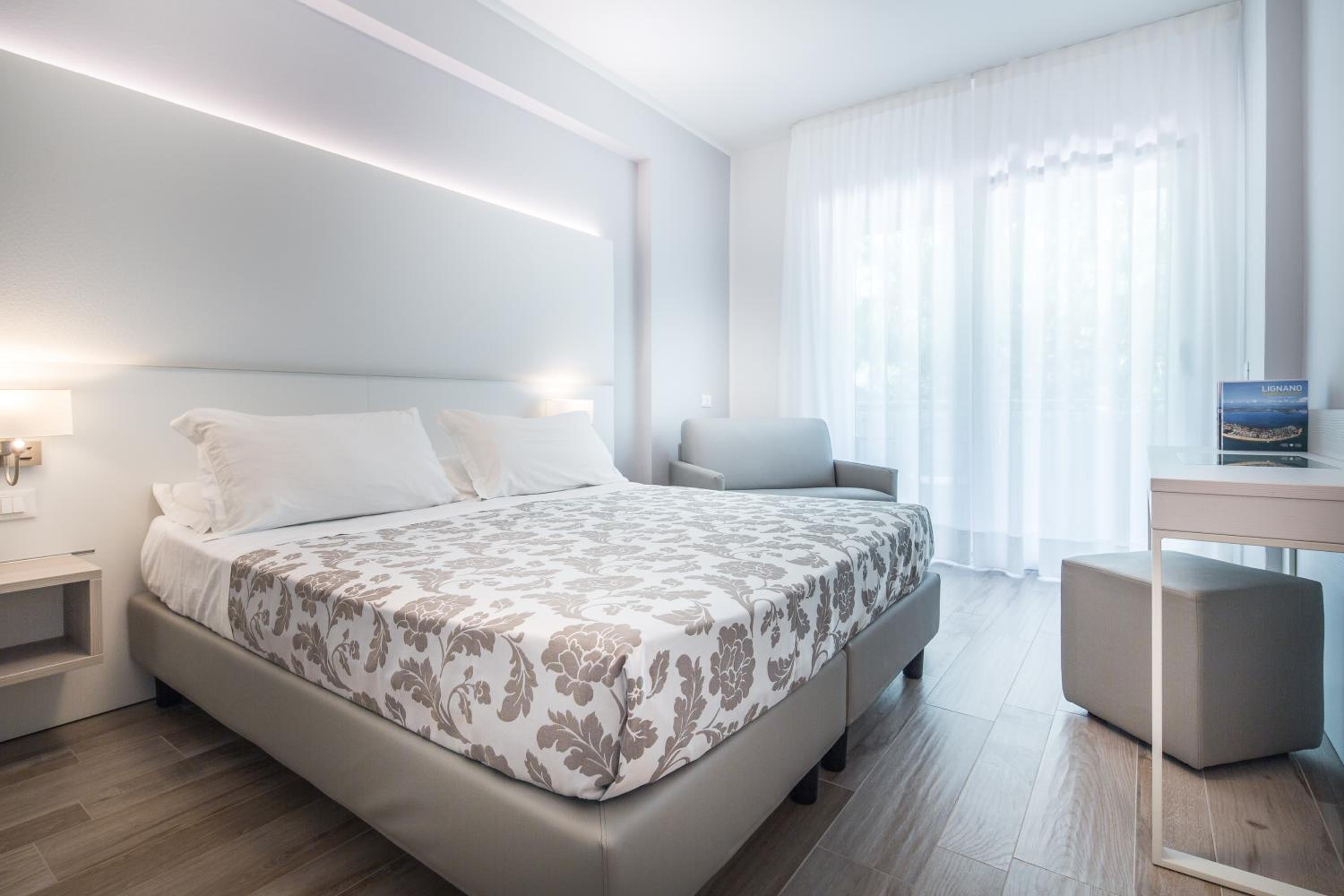 Superior Double or Twin Room - Photo 1
