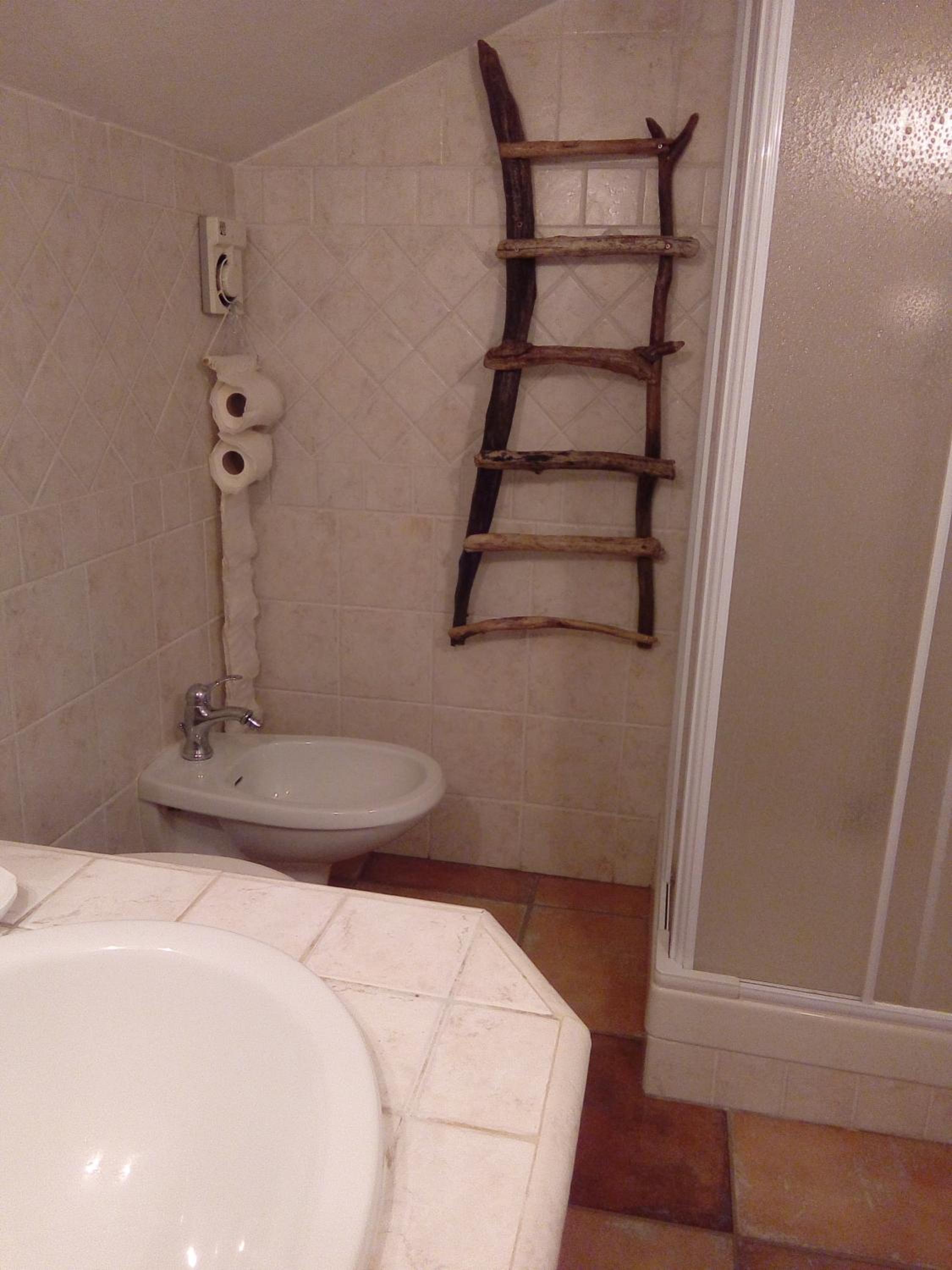Triple Room with Private Bathroom - Photo 4