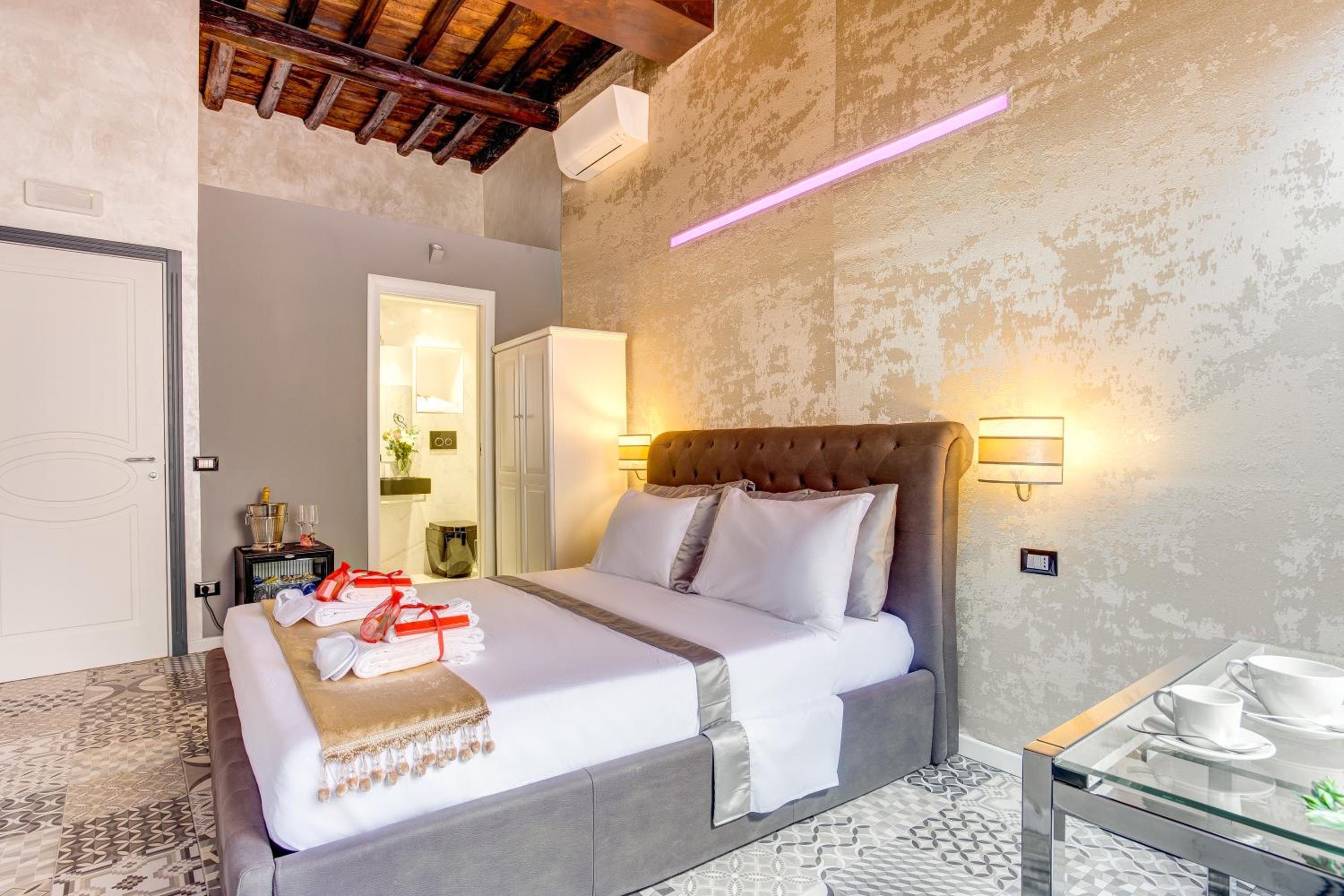 Deluxe Double Room with View photo 2
