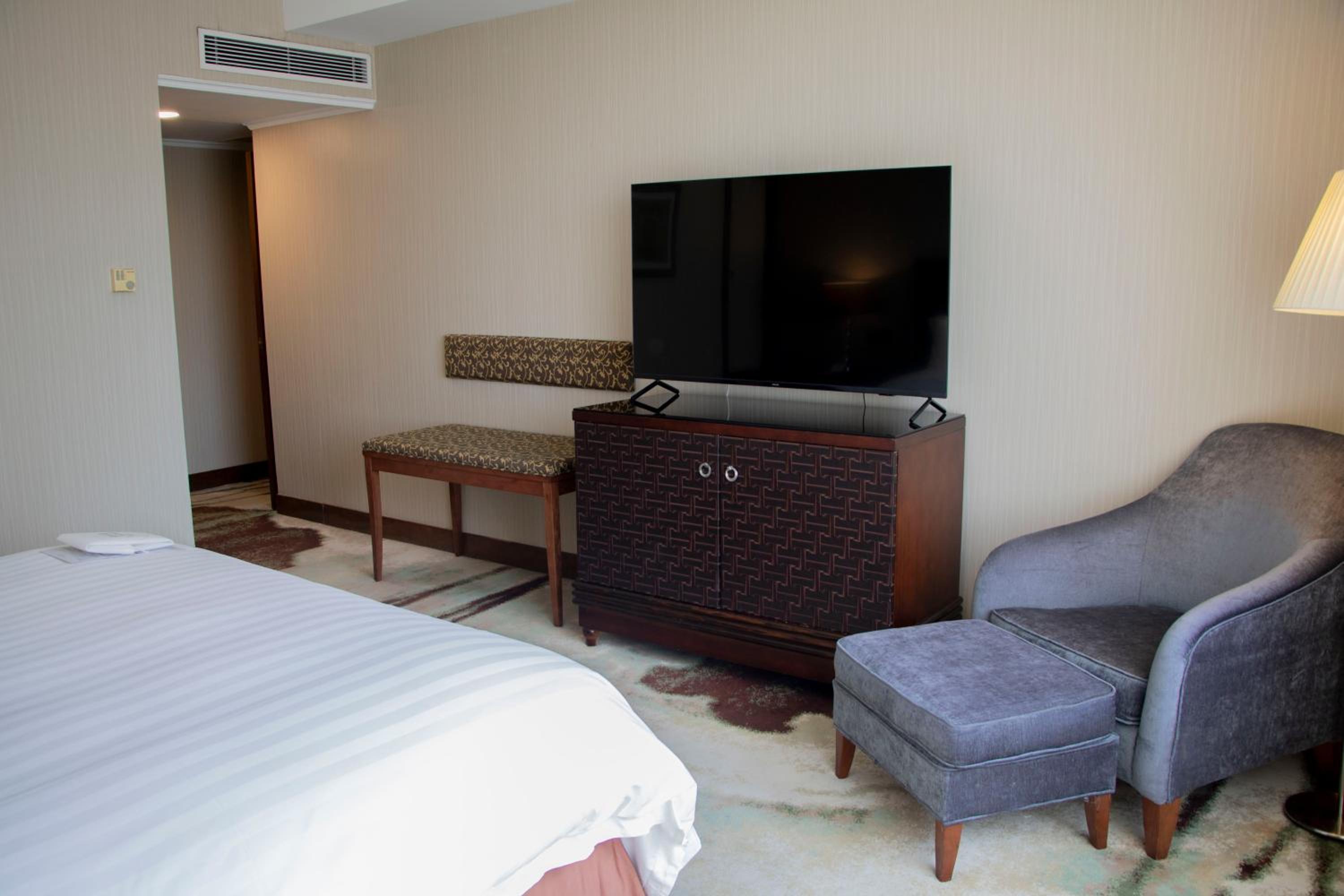 Deluxe Family Suite