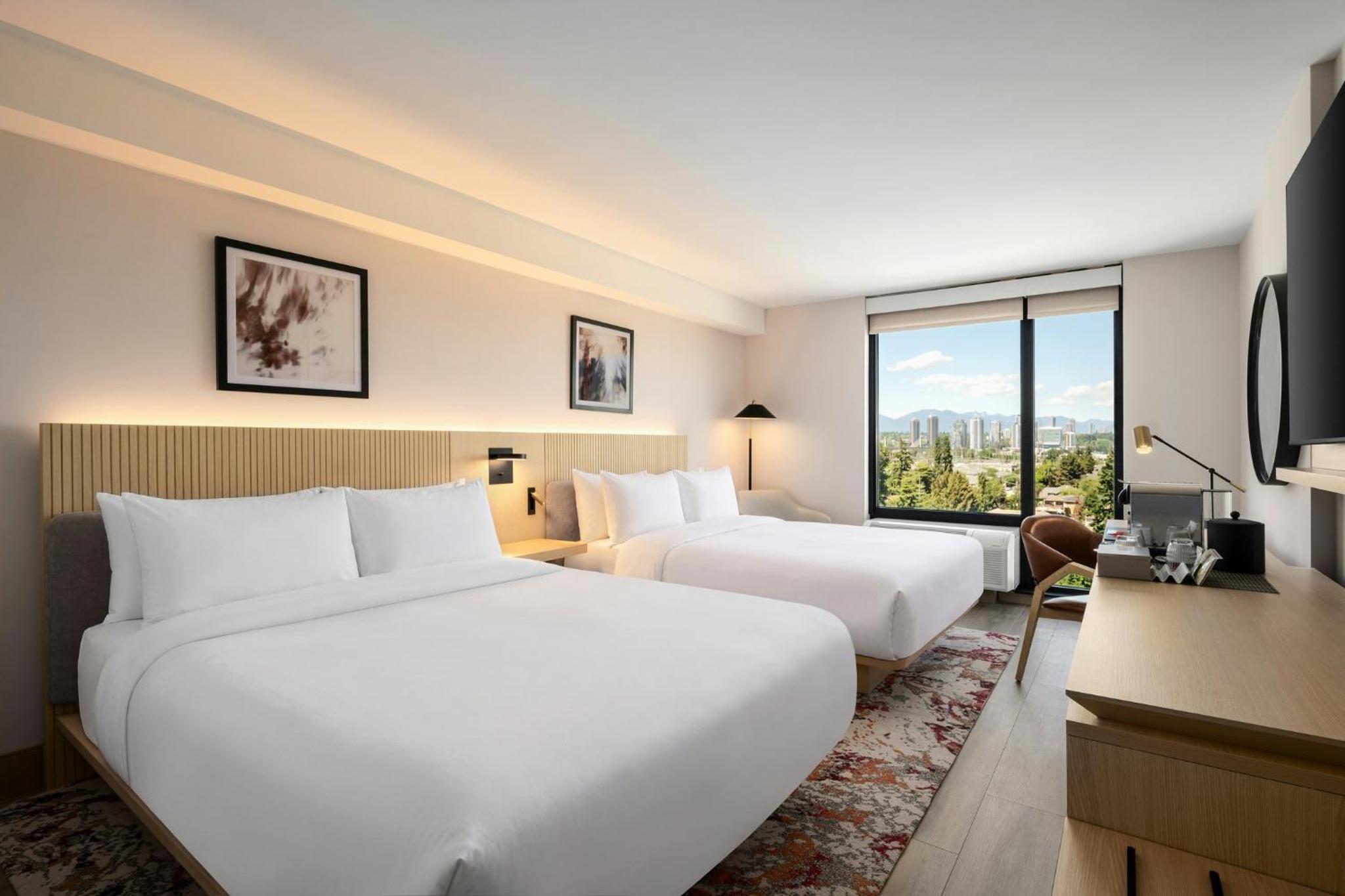 Deluxe Room with Two Queen Beds Mountain View Smoke Free photo 1