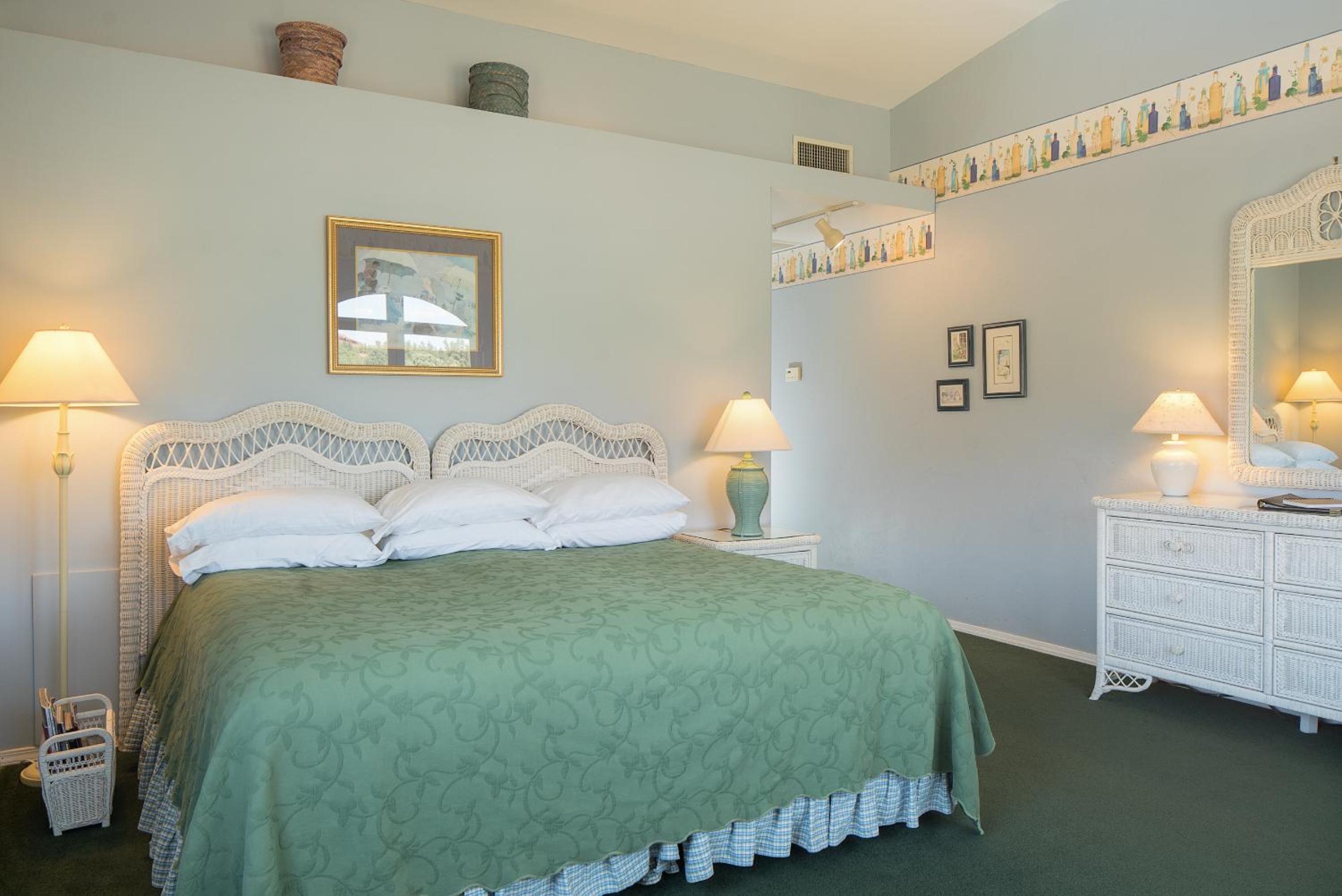 King Room - Strawberry Cactus photo 3